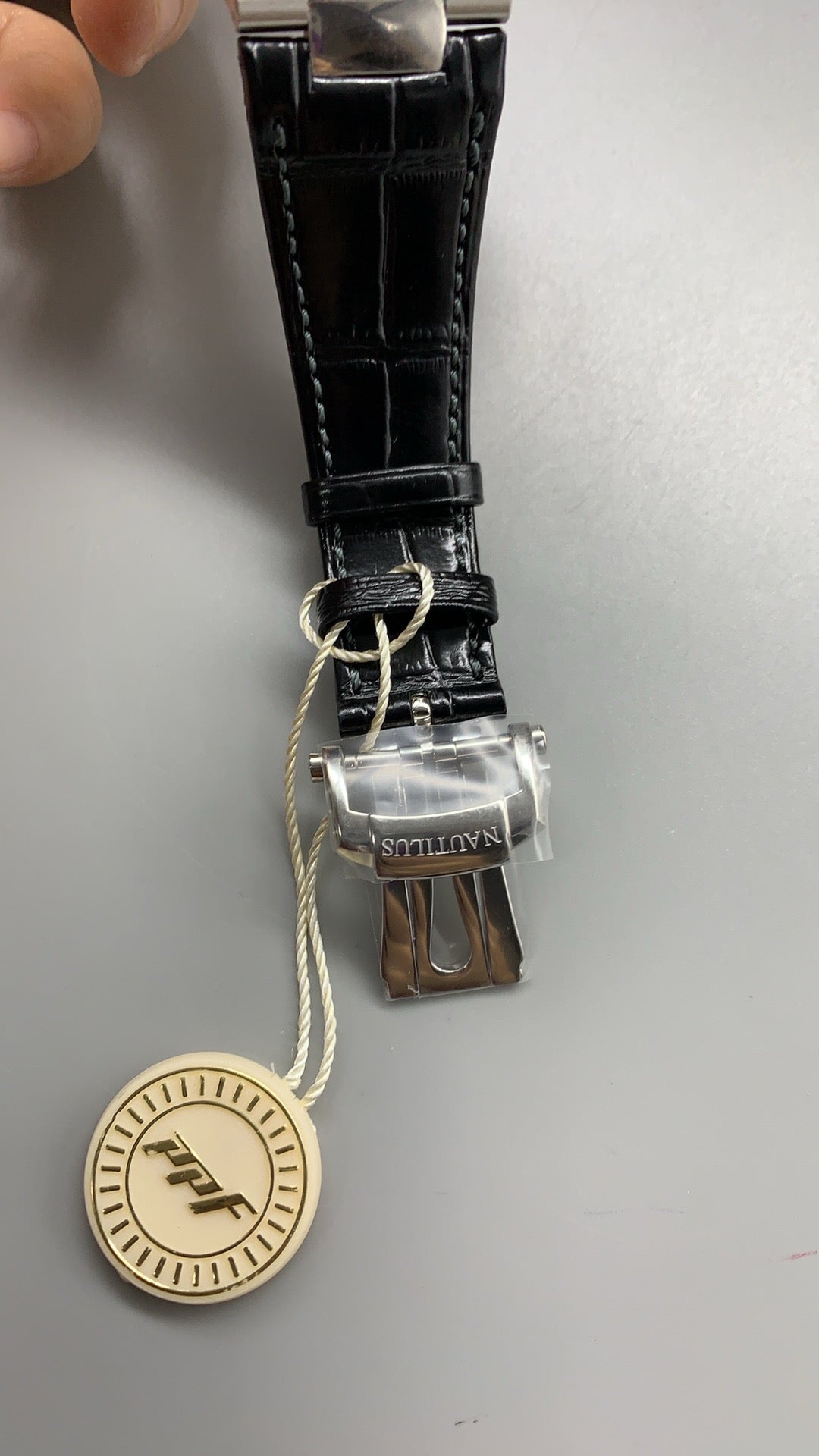 Patek Philippe Nautilus 5712 | 40MM | หน้าปัดสีเทาซันเรย์ | สายหนังจระเข้ | กลไกอัตโนมัติ Cal.240 PS IRM C LU