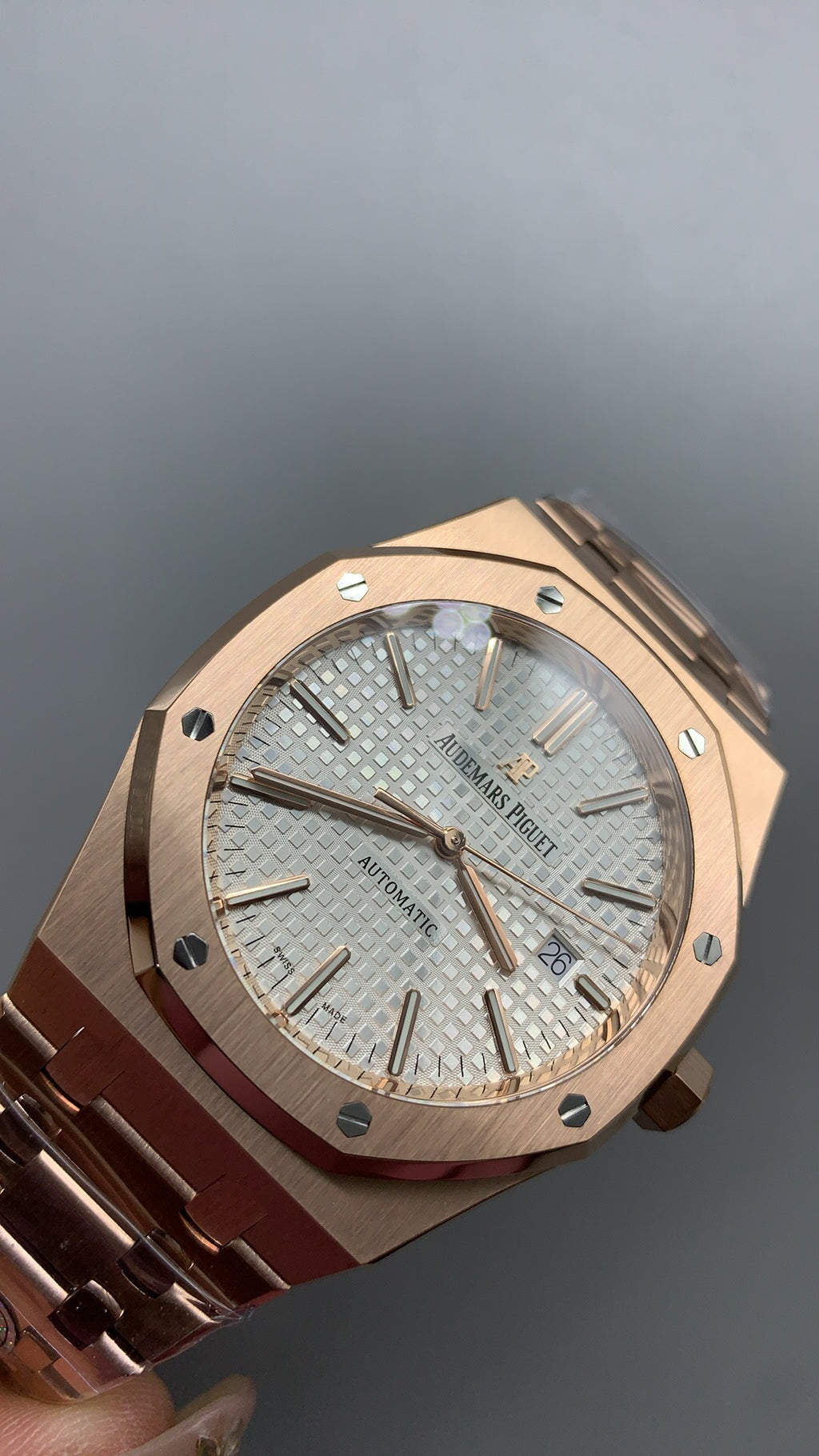 Audemars Piguet Royal Oak 15400 | 41MM | ตัวเรือนสแตนเลสสตีลเคลือบสีโรสโกลด์แบบ PVD | หน้าปัดสีขาว | กลไกอัตโนมัติ Cal.3120
