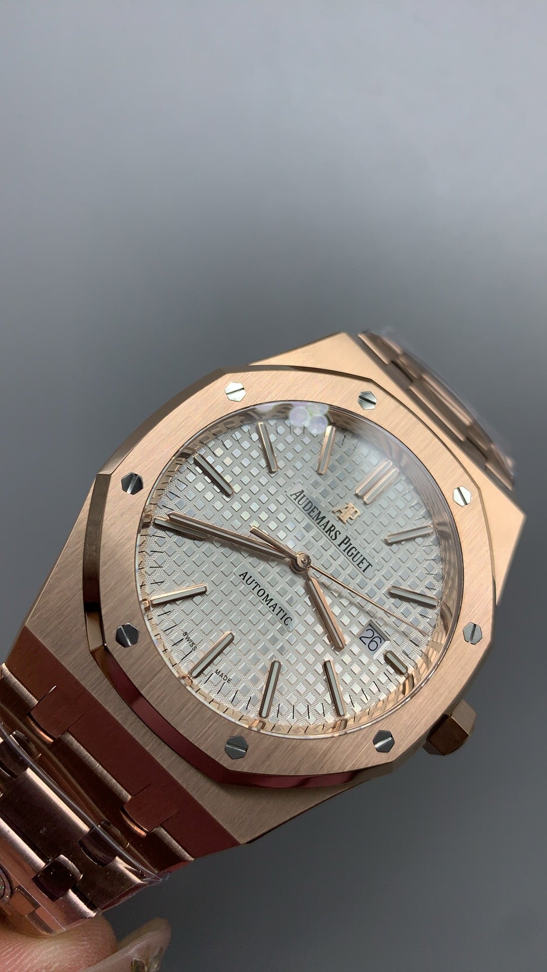 Audemars Piguet Royal Oak 15400 | 41MM | ตัวเรือนสแตนเลสสตีลเคลือบสีโรสโกลด์แบบ PVD | หน้าปัดสีขาว | กลไกอัตโนมัติ Cal.3120