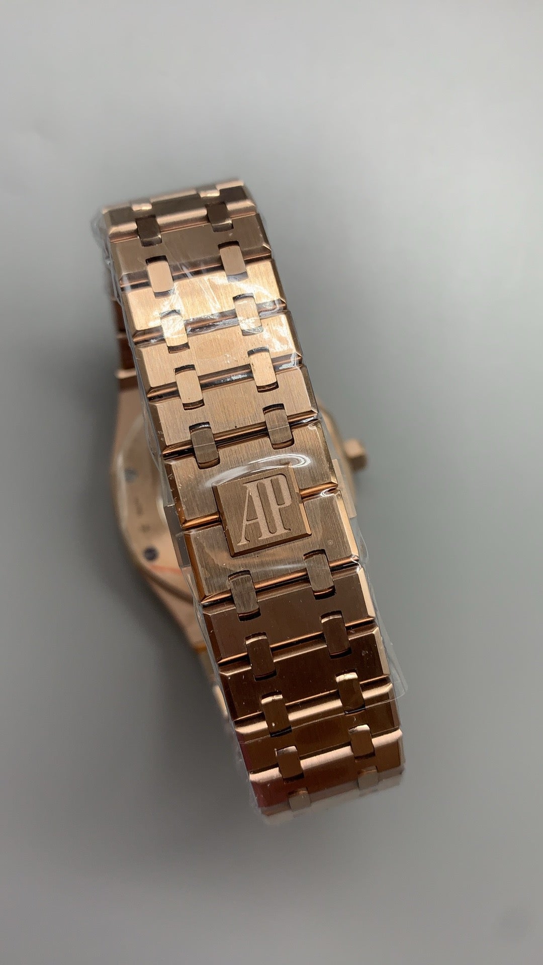 Audemars Piguet Royal Oak 15400 | 41MM | ตัวเรือนสแตนเลสสตีลเคลือบสีโรสโกลด์แบบ PVD | หน้าปัดสีขาว | กลไกอัตโนมัติ Cal.3120