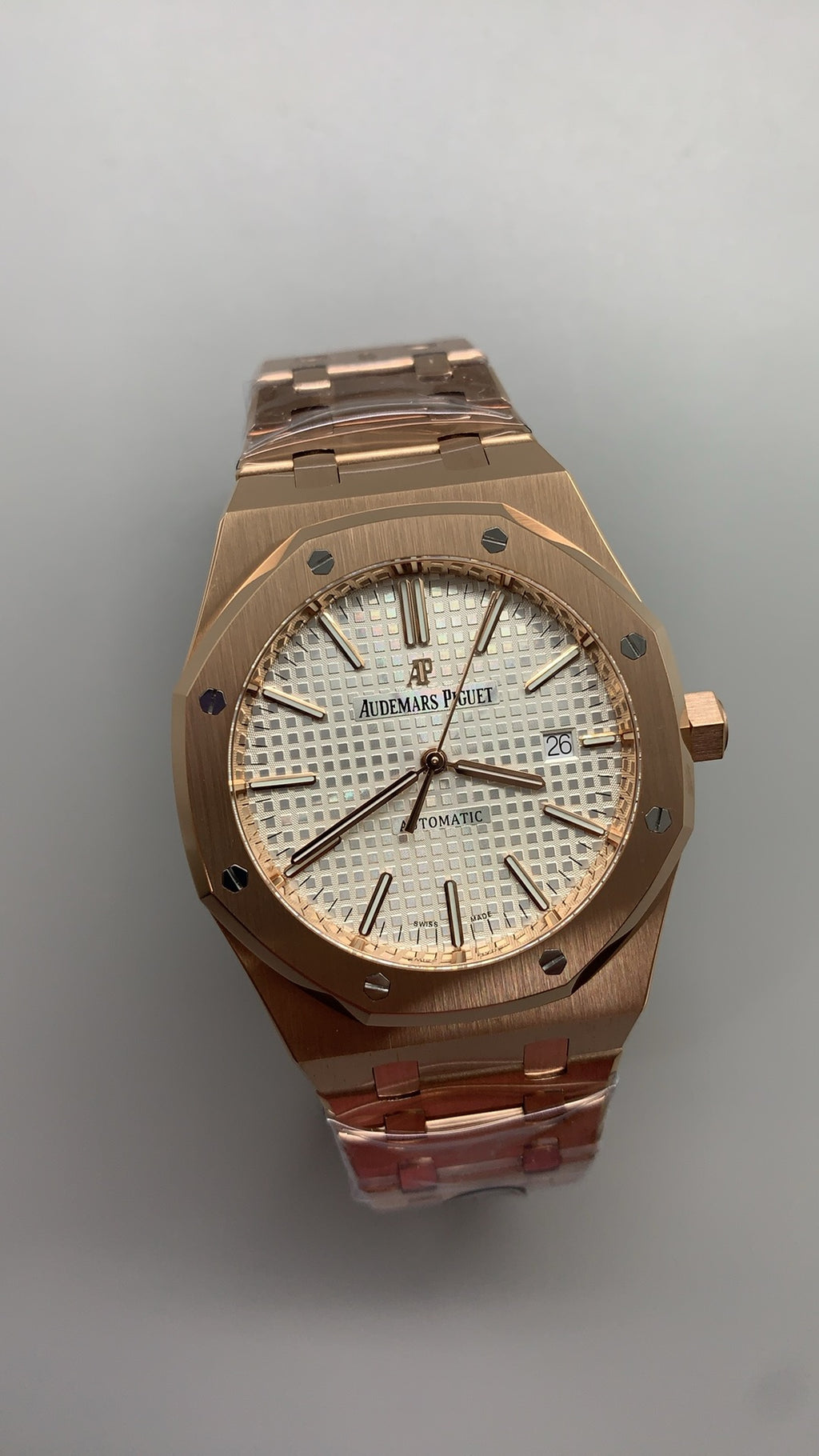 Audemars Piguet Royal Oak 15400 | 41MM | ตัวเรือนสแตนเลสสตีลเคลือบสีโรสโกลด์แบบ PVD | หน้าปัดสีขาว | กลไกอัตโนมัติ Cal.3120