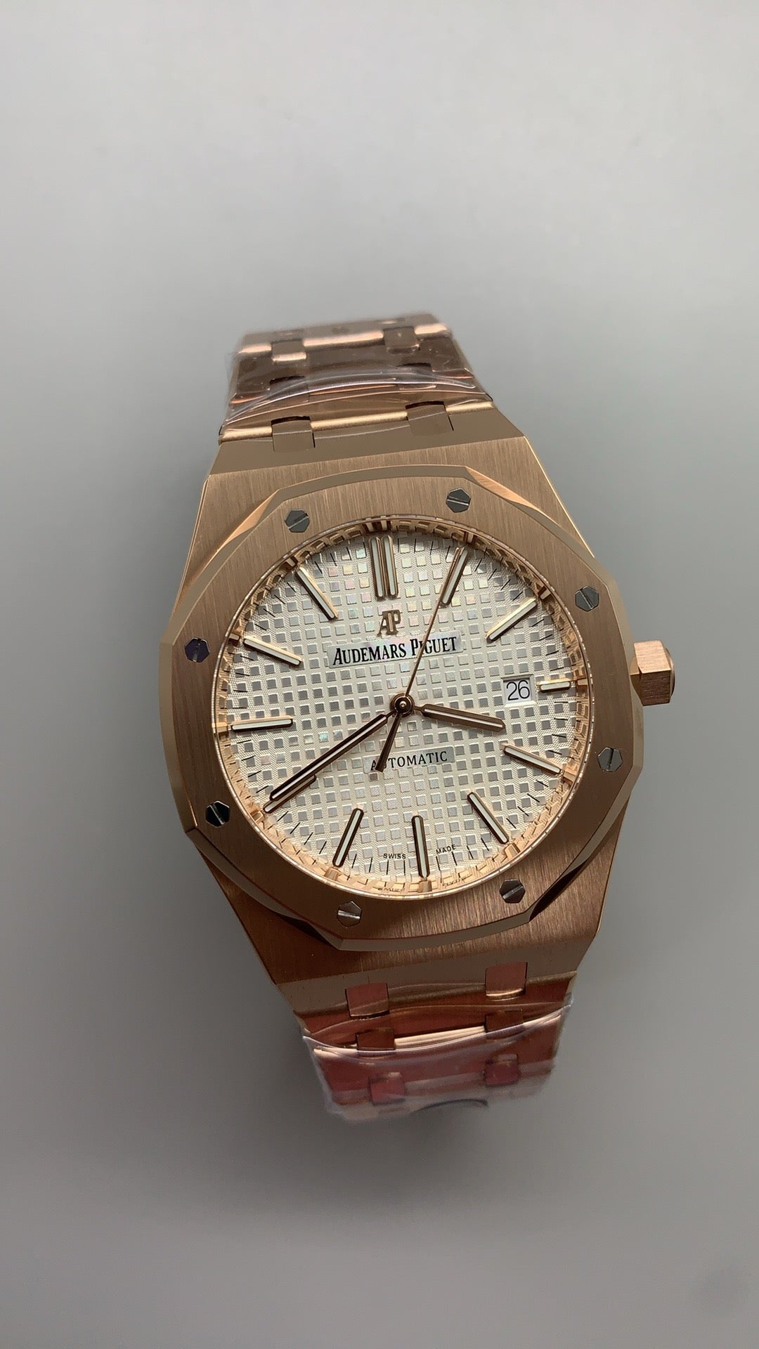 Audemars Piguet Royal Oak 15400 | 41MM | ตัวเรือนสแตนเลสสตีลเคลือบสีโรสโกลด์แบบ PVD | หน้าปัดสีขาว | กลไกอัตโนมัติ Cal.3120