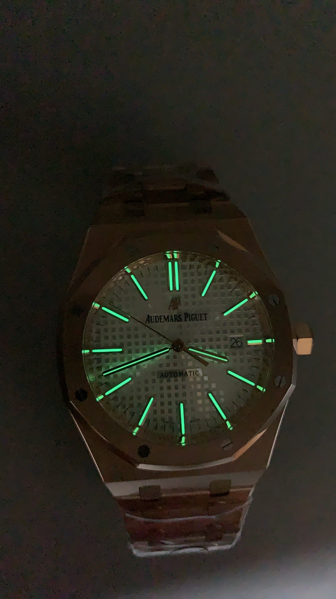 Audemars Piguet Royal Oak 15400 | 41MM | ตัวเรือนสแตนเลสสตีลเคลือบสีโรสโกลด์แบบ PVD | หน้าปัดสีขาว | กลไกอัตโนมัติ Cal.3120