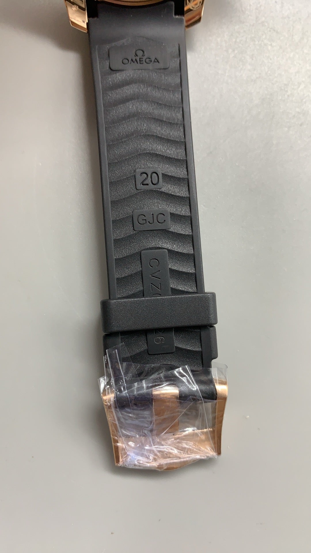 Omega Seamaster Diver 300M 42MM | กลไกอัตโนมัติ Co-Axial Master Chronometer ขนาดตัวเรือน: 42 มม.