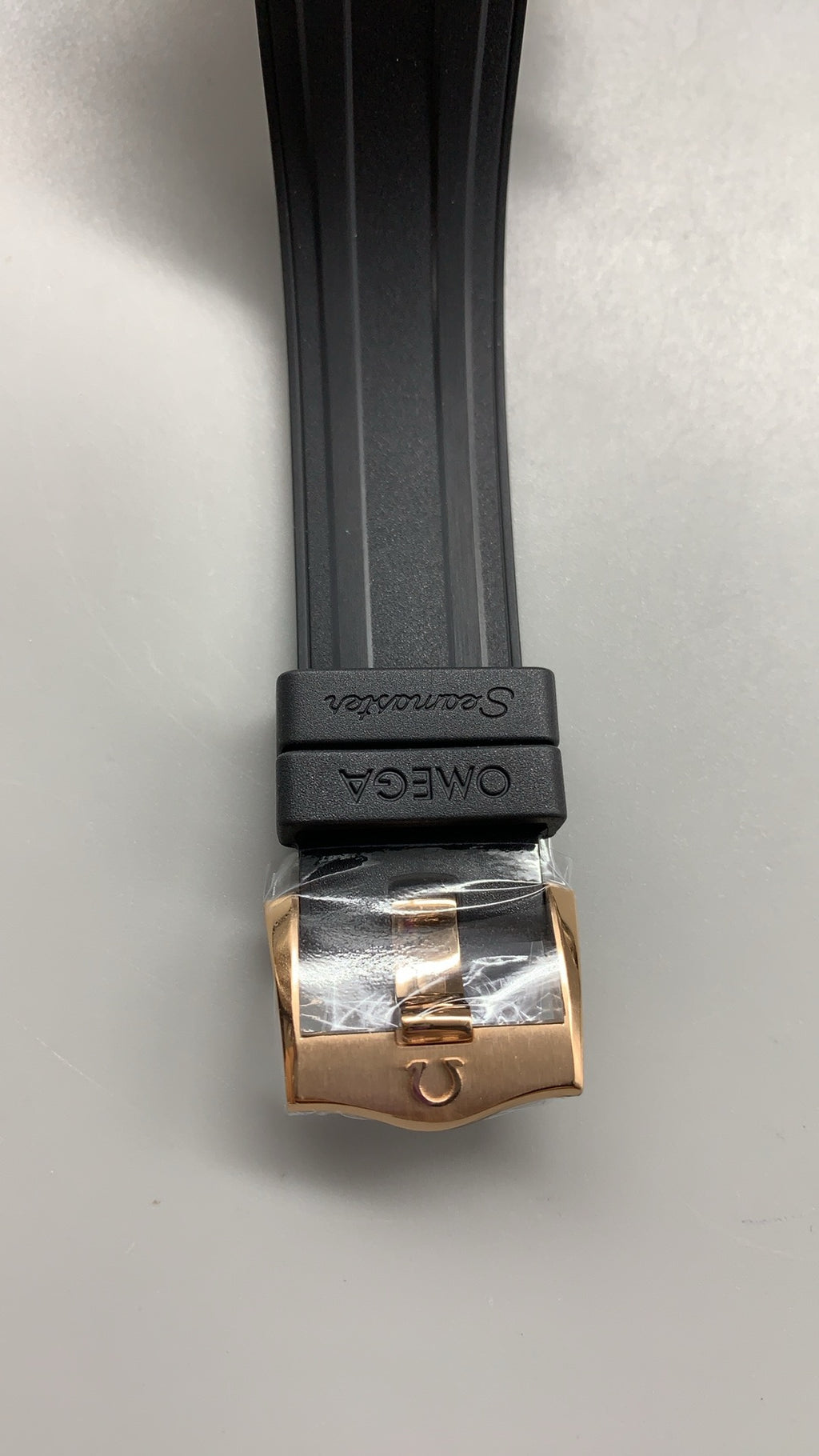 Omega Seamaster Diver 300M 42MM | กลไกอัตโนมัติ Co-Axial Master Chronometer ขนาดตัวเรือน: 42 มม.