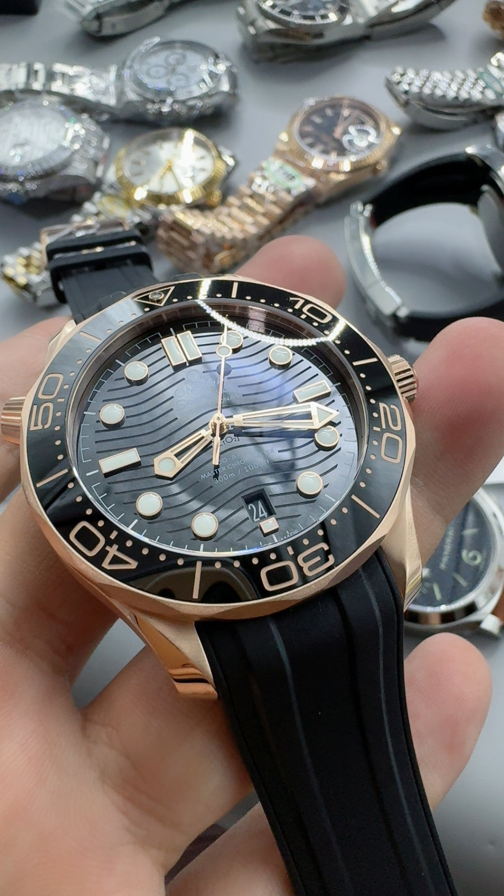 Omega Seamaster Diver 300M 42MM | กลไกอัตโนมัติ Co-Axial Master Chronometer ขนาดตัวเรือน: 42 มม.