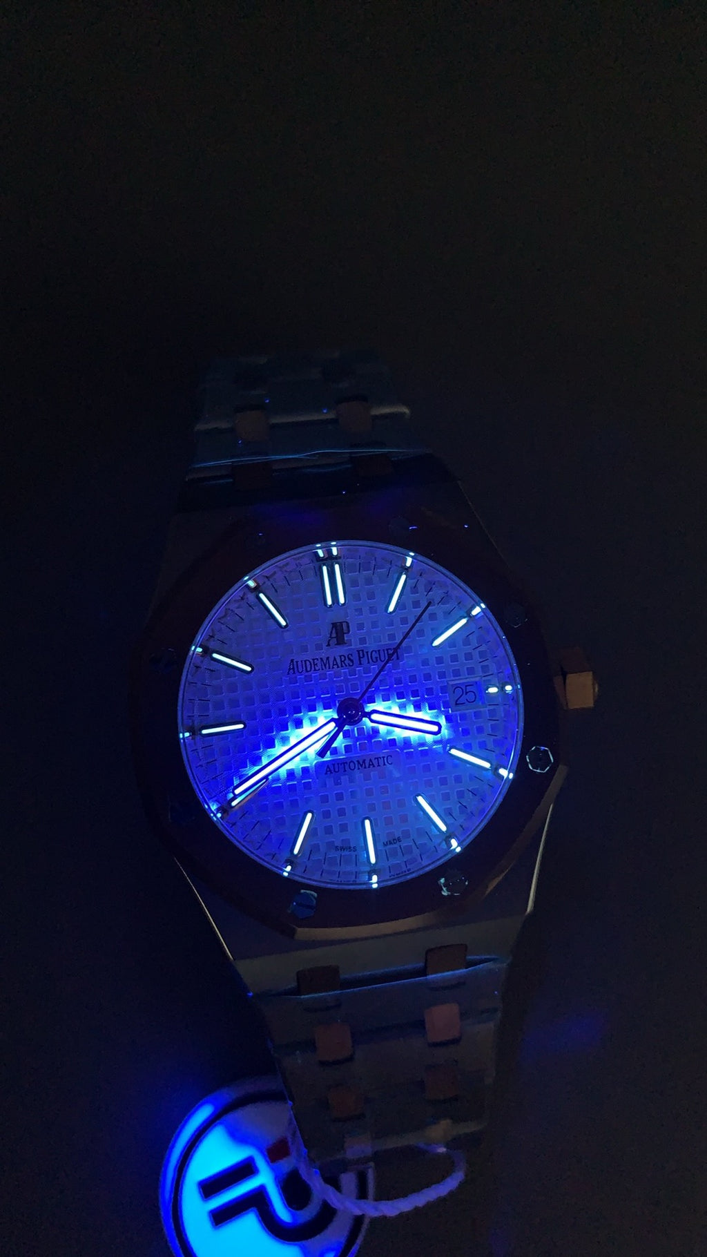 Audemars Piguet Royal Oak 15451SR | 37MM | ตัวเรือนทูโทนสแตนเลสสตีล+เคลือบสีโรสโกลด์แบบ PVD | หน้าปัดสีขาวประดับเพชร | กลไกอัตโนมัติ Cal.3120