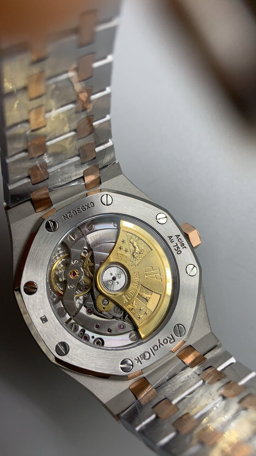 Audemars Piguet Royal Oak 15451SR | 37MM | ตัวเรือนทูโทนสแตนเลสสตีล+เคลือบสีโรสโกลด์แบบ PVD | หน้าปัดสีขาวประดับเพชร | กลไกอัตโนมัติ Cal.3120