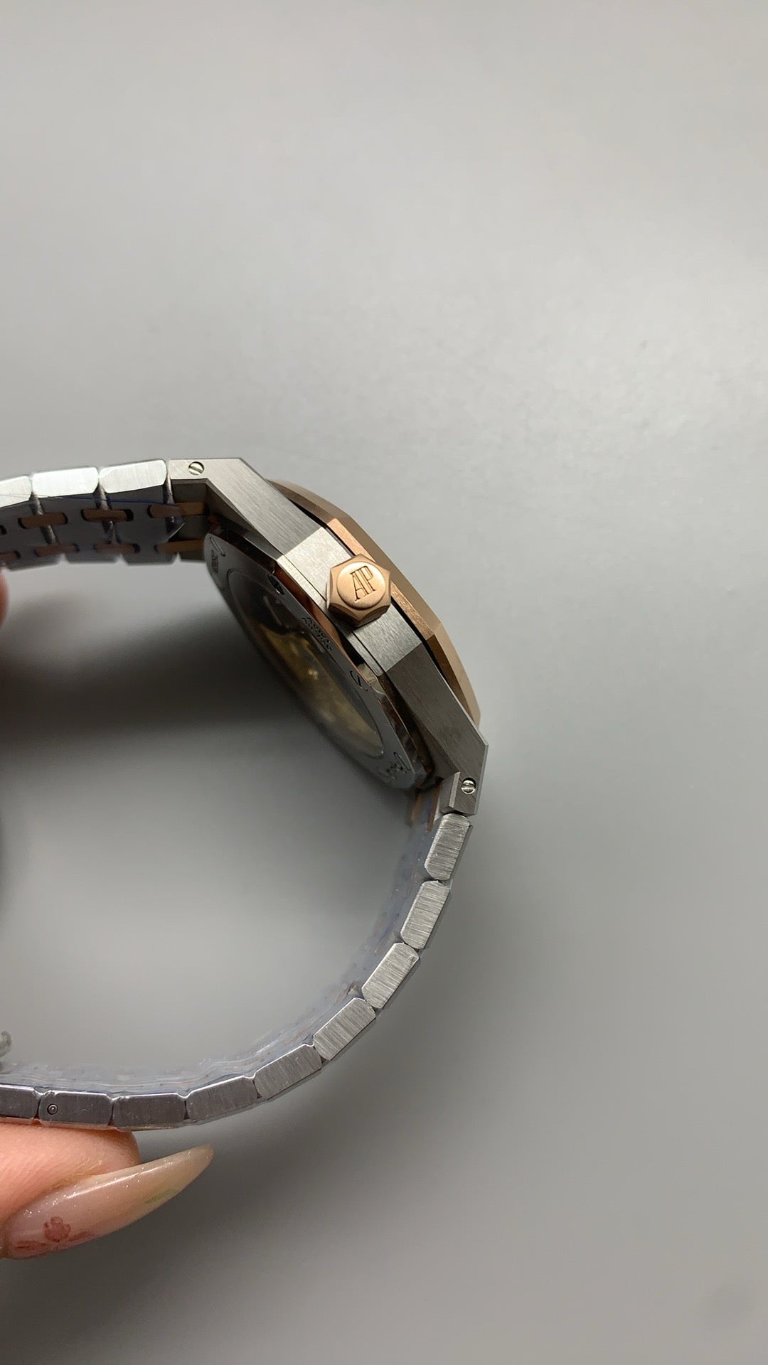 Audemars Piguet Royal Oak 15451SR | 37MM | ตัวเรือนทูโทนสแตนเลสสตีล+เคลือบสีโรสโกลด์แบบ PVD | หน้าปัดสีขาวประดับเพชร | กลไกอัตโนมัติ Cal.3120