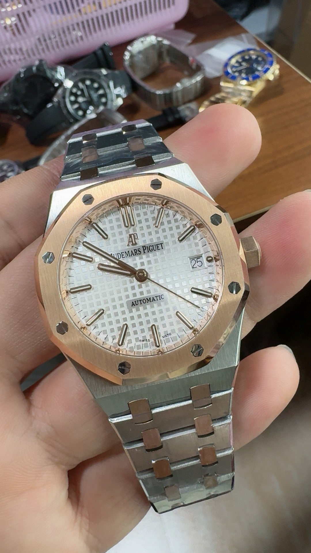 Audemars Piguet Royal Oak 15451SR | 37MM | ตัวเรือนทูโทนสแตนเลสสตีล+เคลือบสีโรสโกลด์แบบ PVD | หน้าปัดสีขาวประดับเพชร | กลไกอัตโนมัติ Cal.3120