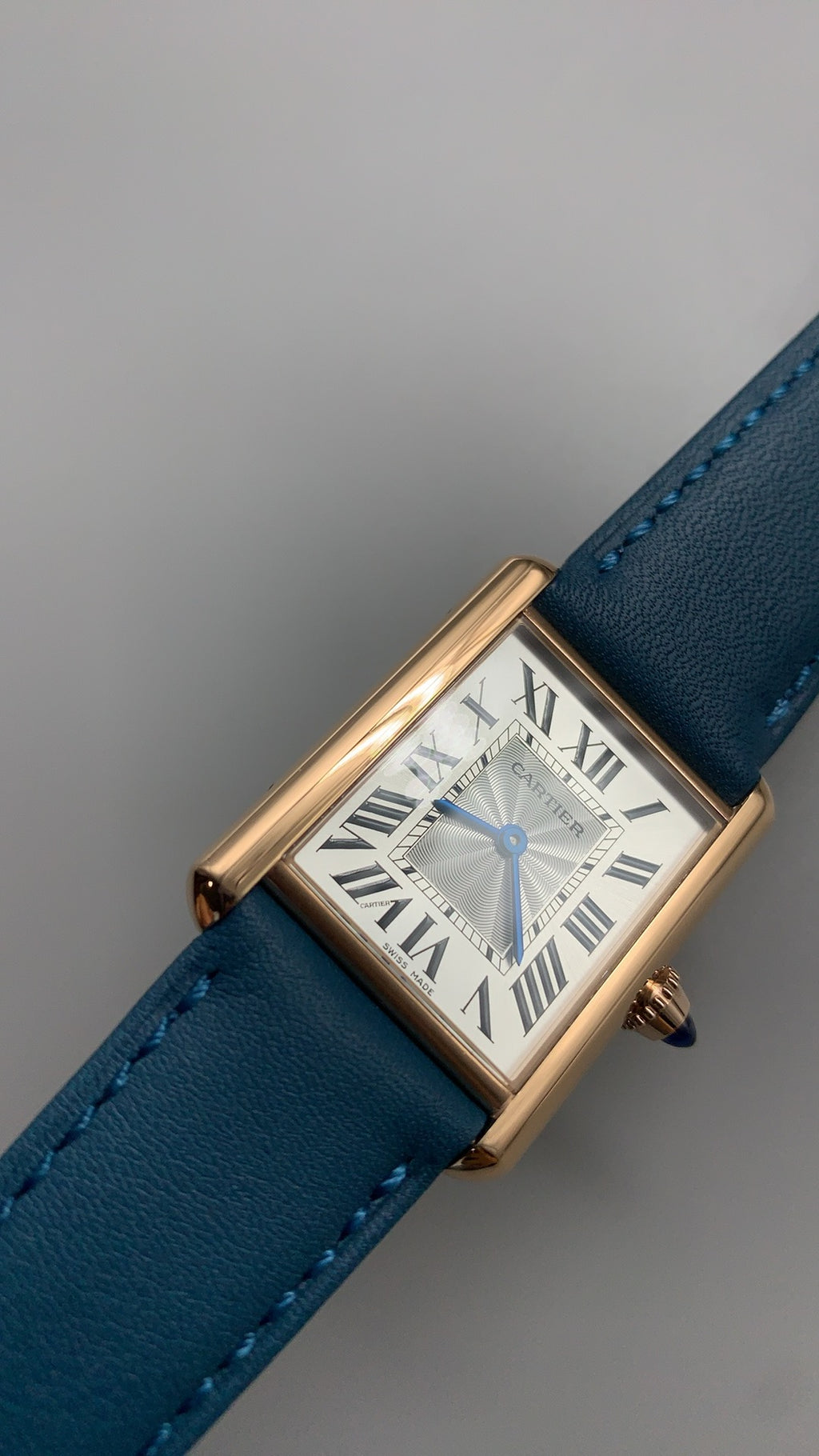 Cartier Tank Must de Cartier | ขนาดกลาง 33×25 มม. | สีโรสโกลด์ | ควอตซ์ (Quartz)
