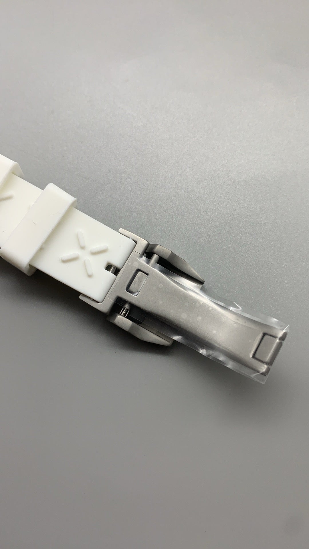 IWC Pilot's Watch Chronograph TOP GUN Lake Tahoe | 44.5MM | ตัวเรือนเซรามิกสีขาว | ฟังก์ชันจับเวลา | หน้าปัดสีดำ | สายยางสีขาว | กลไกอัตโนมัติ Cal.69380