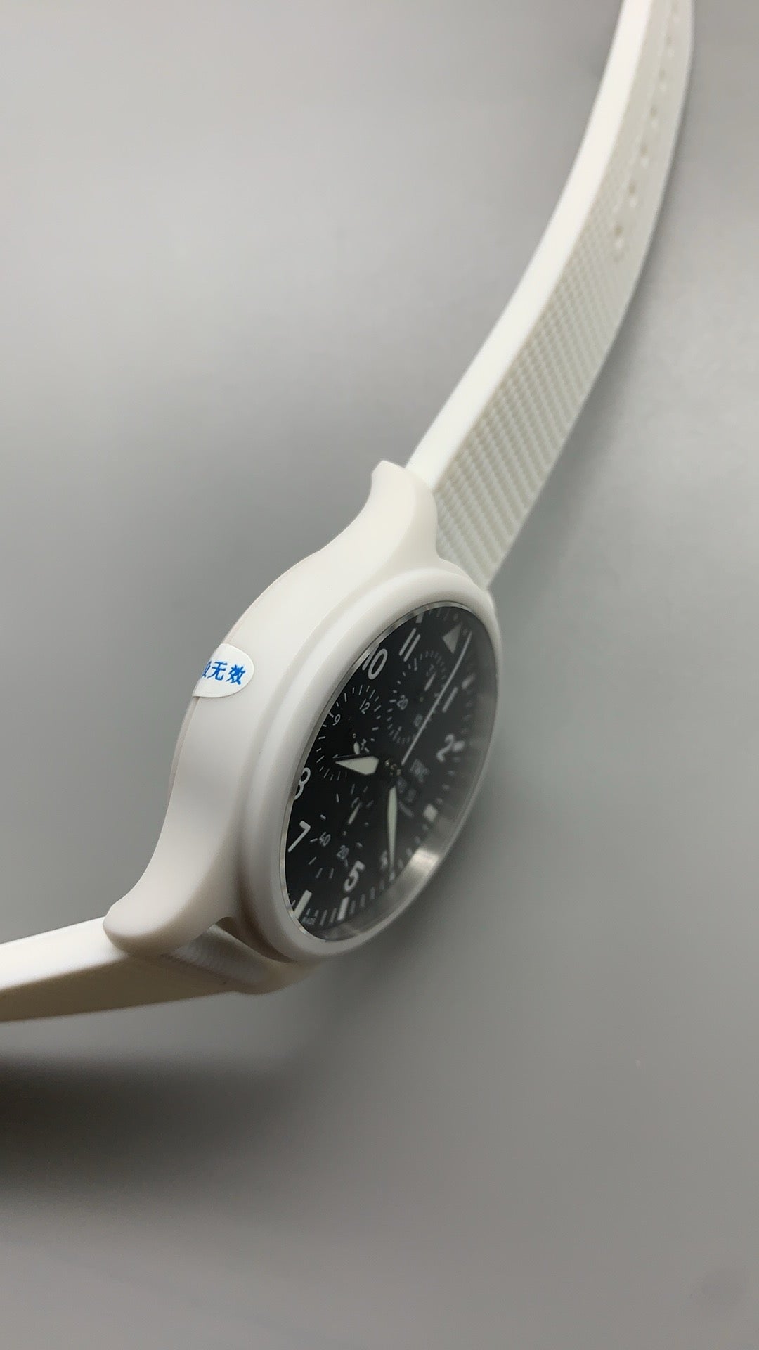 IWC Pilot's Watch Chronograph TOP GUN Lake Tahoe | 44.5MM | ตัวเรือนเซรามิกสีขาว | ฟังก์ชันจับเวลา | หน้าปัดสีดำ | สายยางสีขาว | กลไกอัตโนมัติ Cal.69380