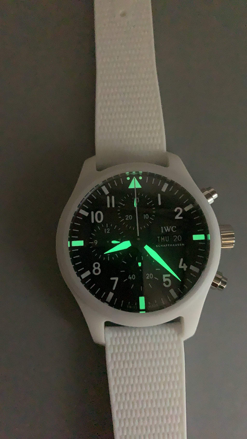 IWC Pilot's Watch Chronograph TOP GUN Lake Tahoe | 44.5MM | ตัวเรือนเซรามิกสีขาว | ฟังก์ชันจับเวลา | หน้าปัดสีดำ | สายยางสีขาว | กลไกอัตโนมัติ Cal.69380