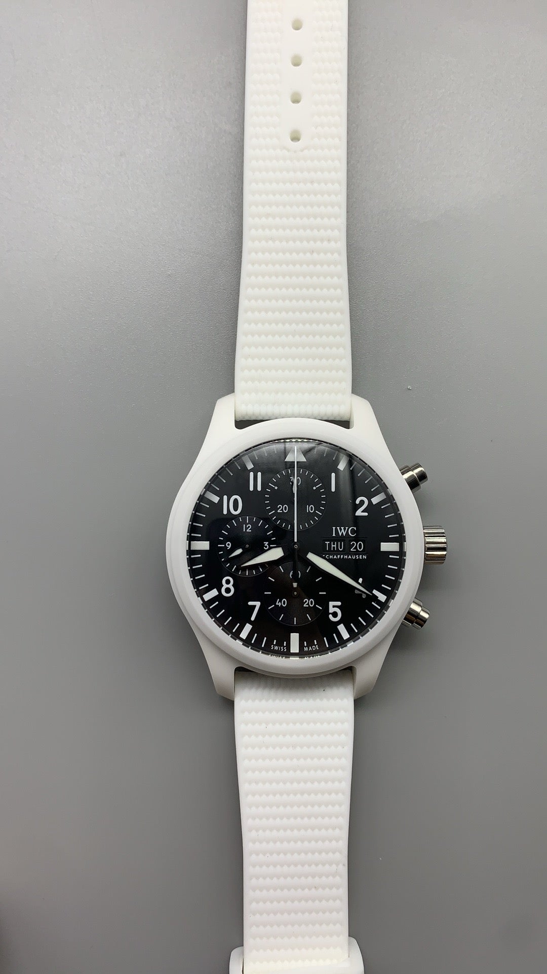 IWC Pilot's Watch Chronograph TOP GUN Lake Tahoe | 44.5MM | ตัวเรือนเซรามิกสีขาว | ฟังก์ชันจับเวลา | หน้าปัดสีดำ | สายยางสีขาว | กลไกอัตโนมัติ Cal.69380