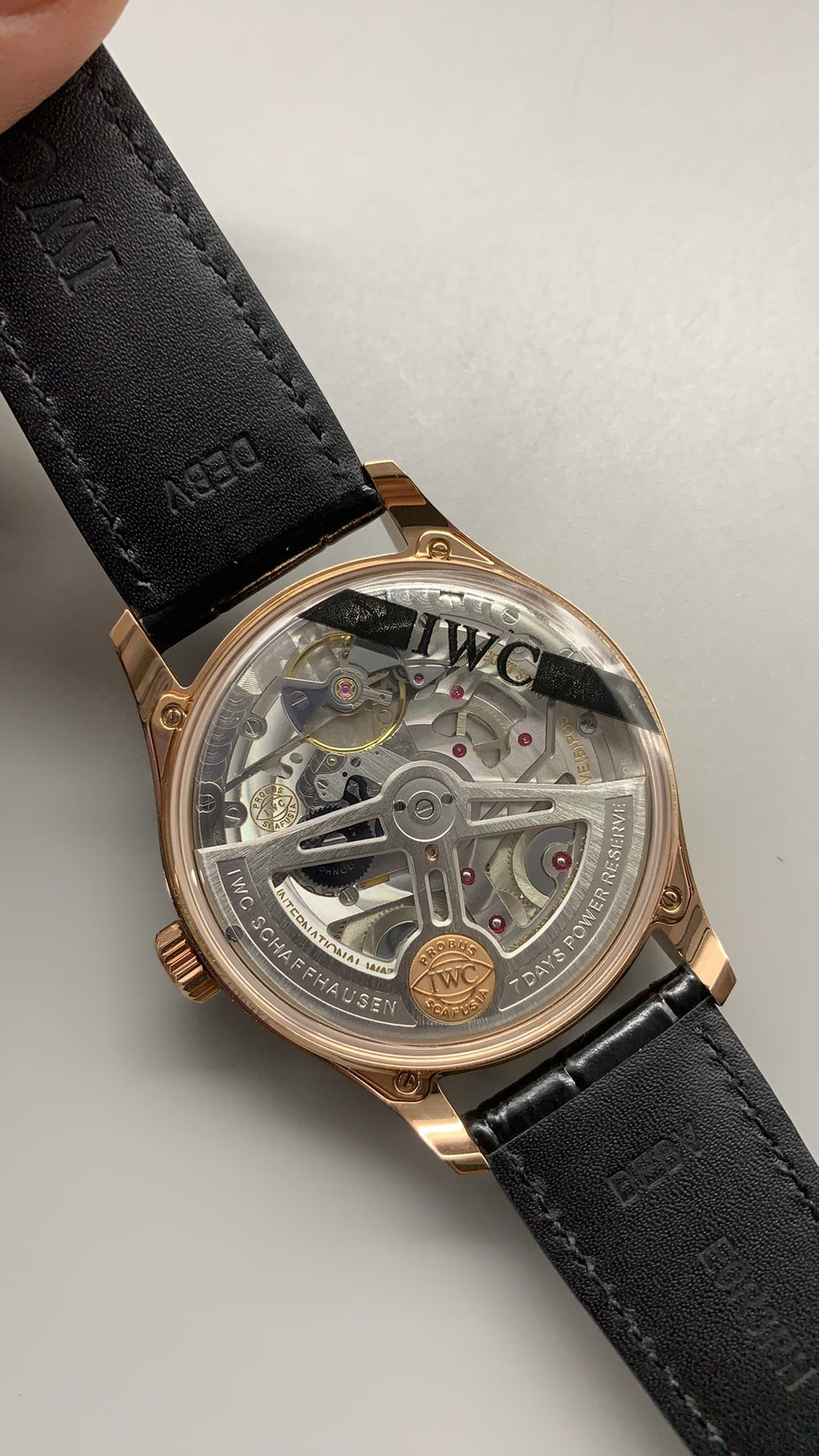 IWC Portugieser Automatic 7 Days | 42.3MM | ตัวเรือนโทนโรสโกลด์ | พลังงานสำรอง 7 วัน | หน้าปัดสีขาว | สายหนังจระเข้สีน้ำตาล | กลไกอัตโนมัติ Cal.52010