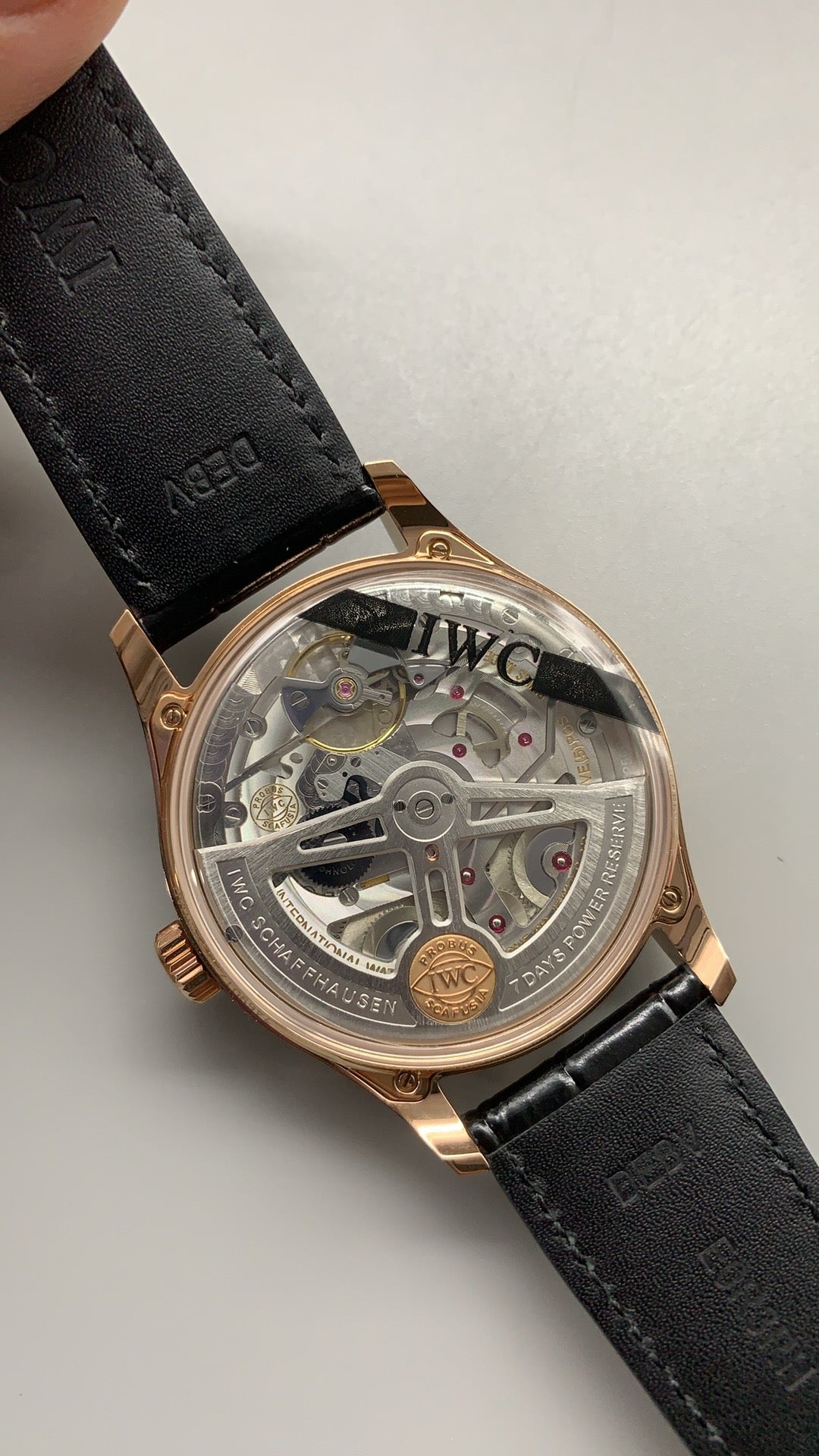 IWC Portugieser Automatic 7 Days | 42.3MM | ตัวเรือนโทนโรสโกลด์ | พลังงานสำรอง 7 วัน | หน้าปัดสีขาว | สายหนังจระเข้สีน้ำตาล | กลไกอัตโนมัติ Cal.52010