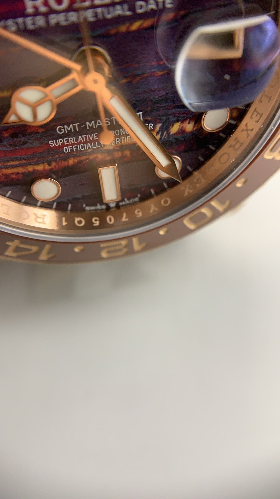 Rolex GMT-Master II 40MM | หน้าปัดลายก้อนเมฆ | ตัวเรือนสแตนเลสเคลือบสีโรสโกลด์ PVD | กลไกอัตโนมัติ Cal.3285