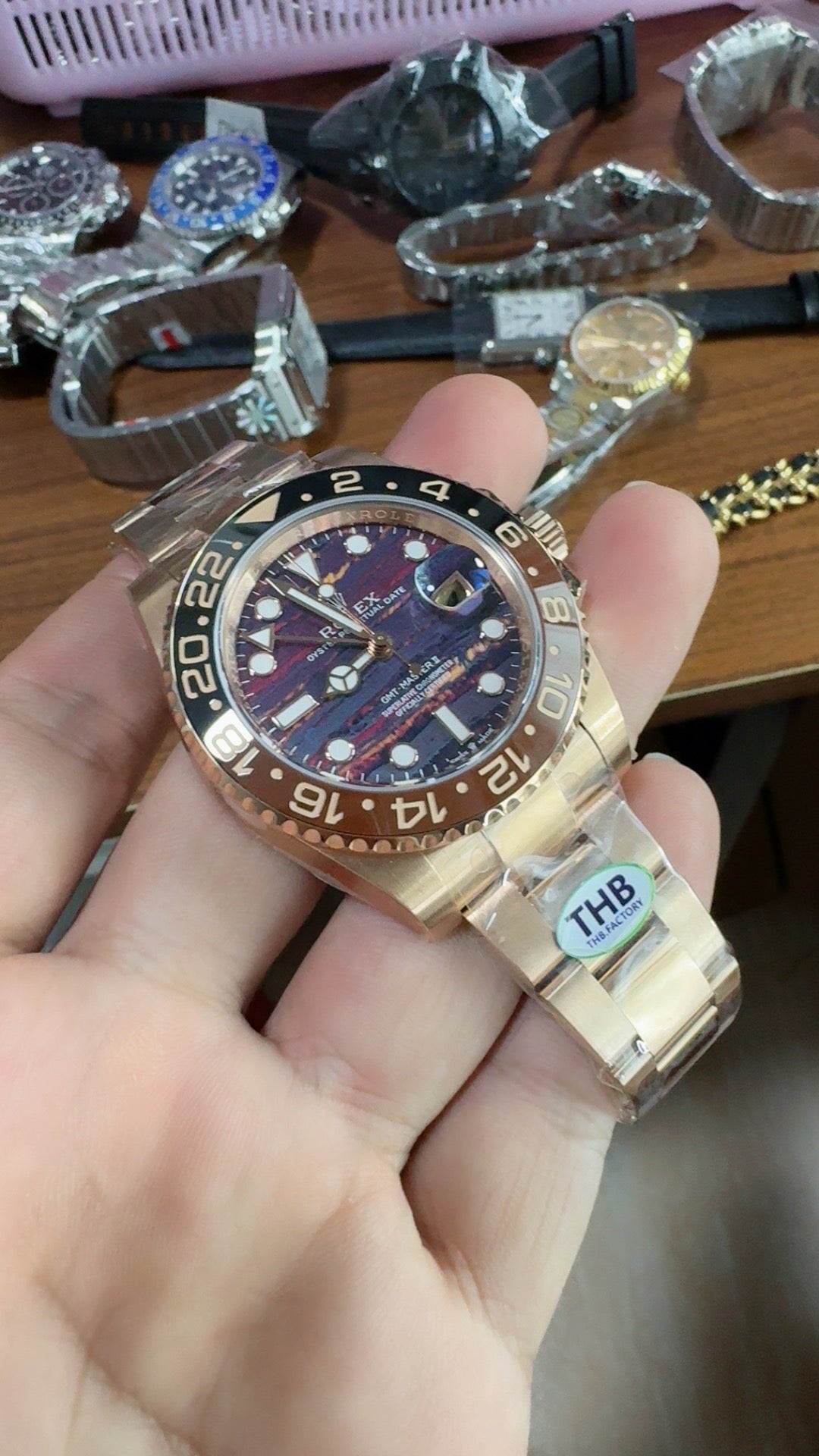 Rolex GMT-Master II 40MM | หน้าปัดลายก้อนเมฆ | ตัวเรือนสแตนเลสเคลือบสีโรสโกลด์ PVD | กลไกอัตโนมัติ Cal.3285