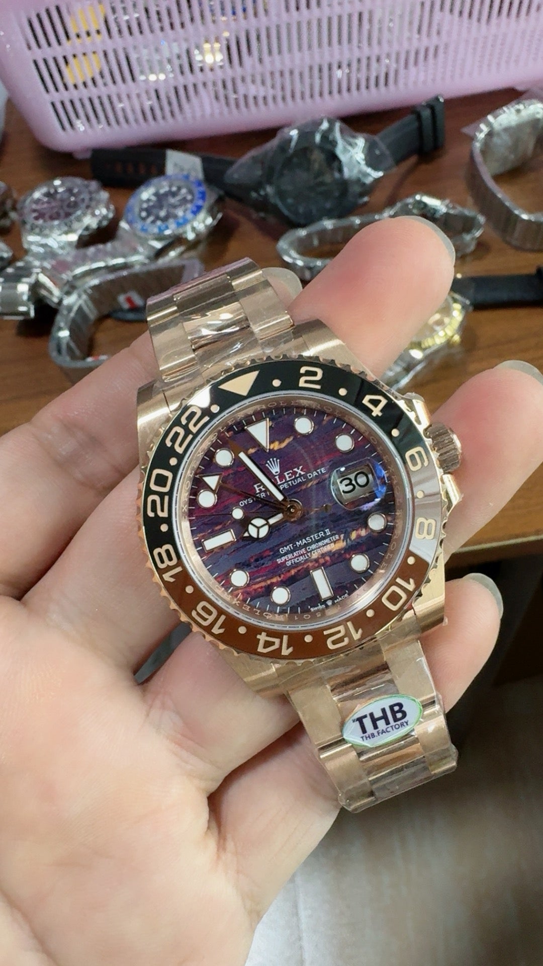 Rolex GMT-Master II 40MM | หน้าปัดลายก้อนเมฆ | ตัวเรือนสแตนเลสเคลือบสีโรสโกลด์ PVD | กลไกอัตโนมัติ Cal.3285