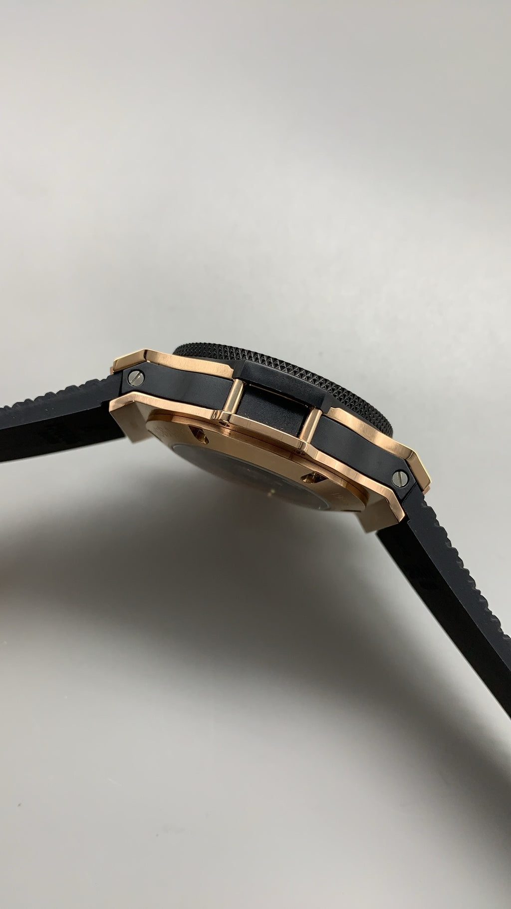 Hublot Big Bang Chronograph | 44MM | ตัวเรือนสแตนเลสสตีลเคลือบสีโรสโกลด์แบบ PVD | หน้าปัดสเกเลตัน | จับเวลา Chronograph | กลไกอัตโนมัติ HUB4100