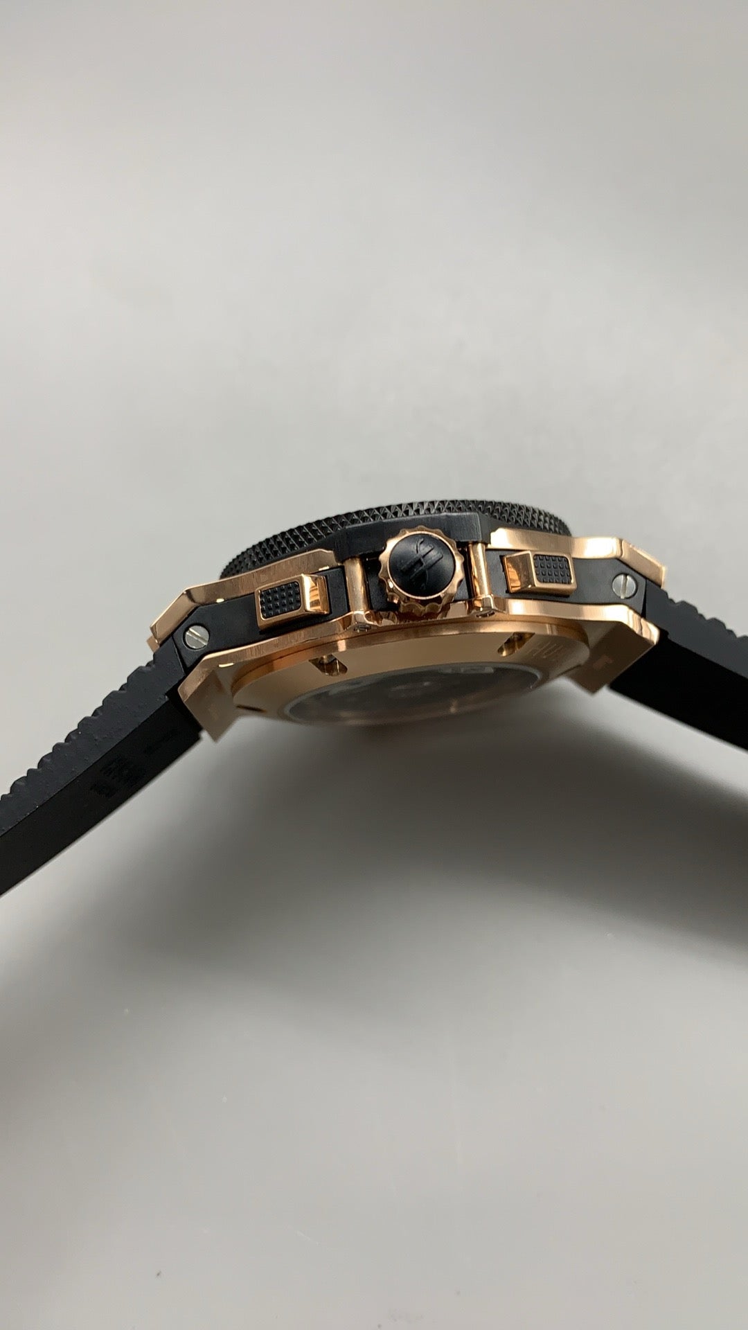 Hublot Big Bang Chronograph | 44MM | ตัวเรือนสแตนเลสสตีลเคลือบสีโรสโกลด์แบบ PVD | หน้าปัดสเกเลตัน | จับเวลา Chronograph | กลไกอัตโนมัติ HUB4100