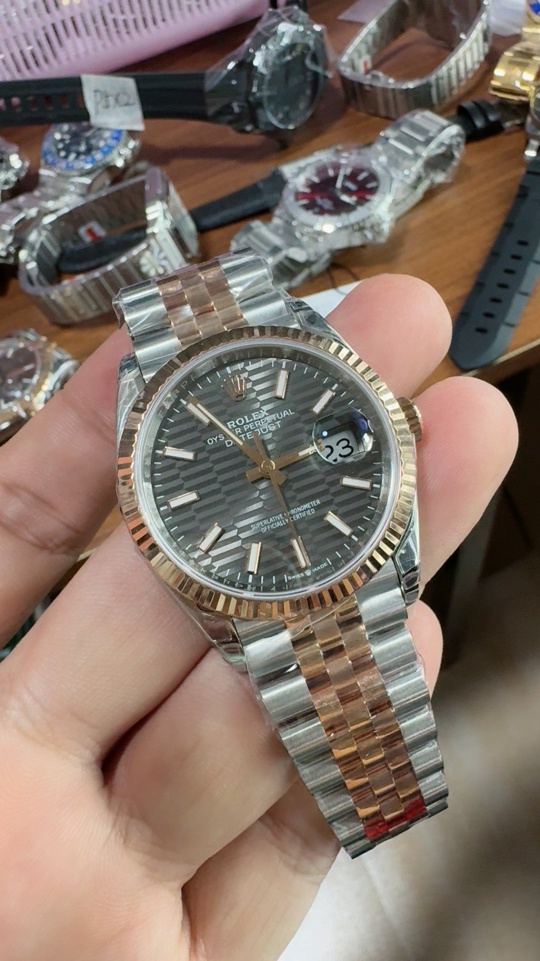 Rolex Datejust 36MM | หน้าปัดลายตาราง | ตัวเรือนสแตนเลสสลับเคลือบสีโรสโกลด์ PVD | กลไกอัตโนมัติ Cal.3235