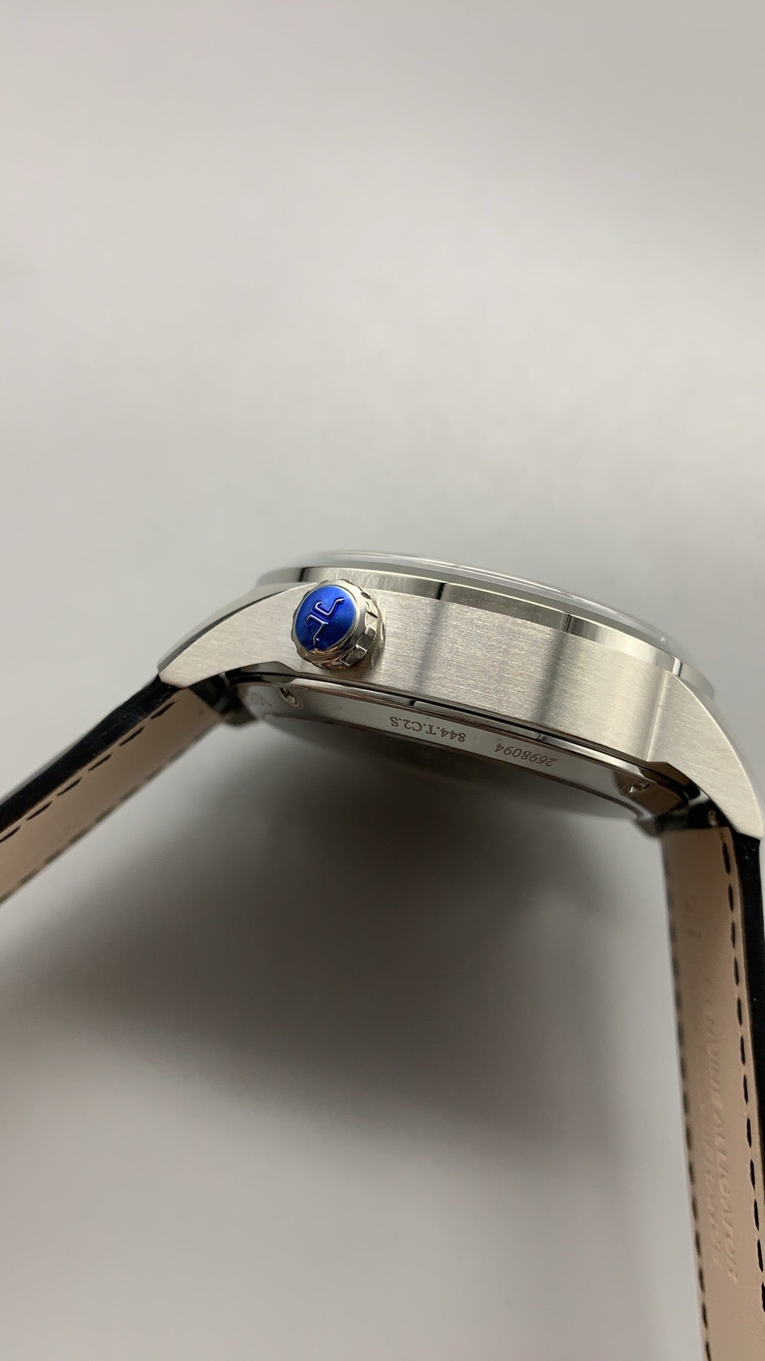 Jaeger-LeCoultre Polaris Chronograph WT | 44MM | ตัวเรือนสแตนเลสสตีล | ฟังก์ชันจับเวลา + เวลาโลก | หน้าปัดสีดำ | สายหนังจระเข้สีดำ | กลไกอัตโนมัติ Cal.752A