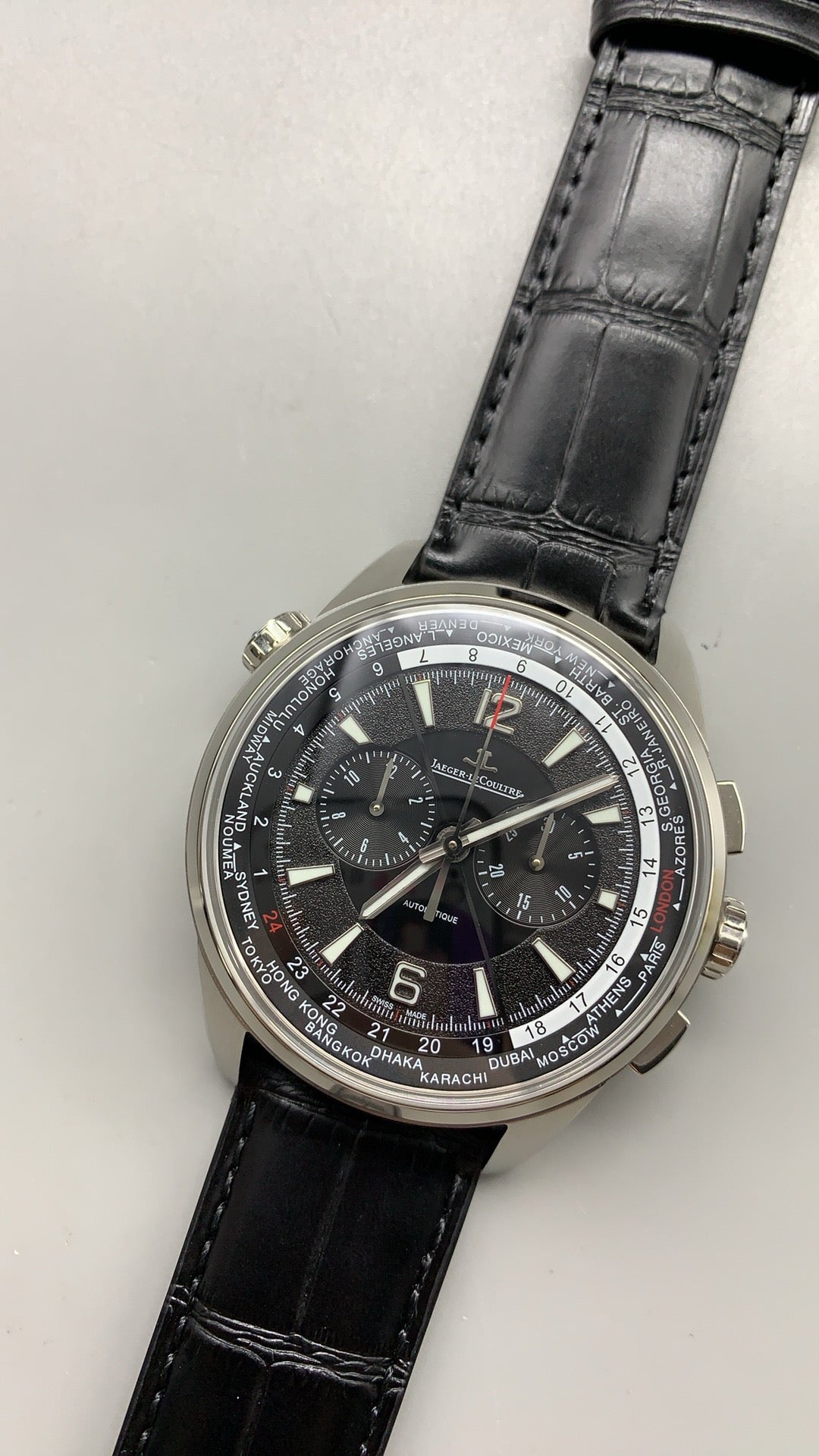 Jaeger-LeCoultre Polaris Chronograph WT | 44MM | ตัวเรือนสแตนเลสสตีล | ฟังก์ชันจับเวลา + เวลาโลก | หน้าปัดสีดำ | สายหนังจระเข้สีดำ | กลไกอัตโนมัติ Cal.752A