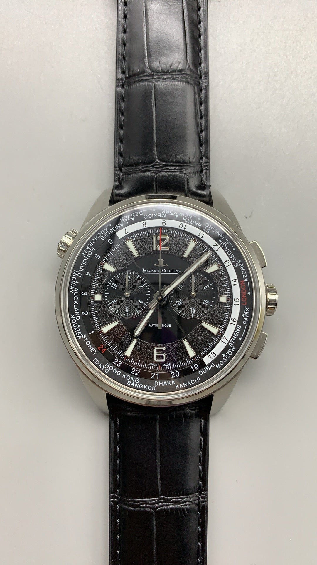 Jaeger-LeCoultre Polaris Chronograph WT | 44MM | ตัวเรือนสแตนเลสสตีล | ฟังก์ชันจับเวลา + เวลาโลก | หน้าปัดสีดำ | สายหนังจระเข้สีดำ | กลไกอัตโนมัติ Cal.752A