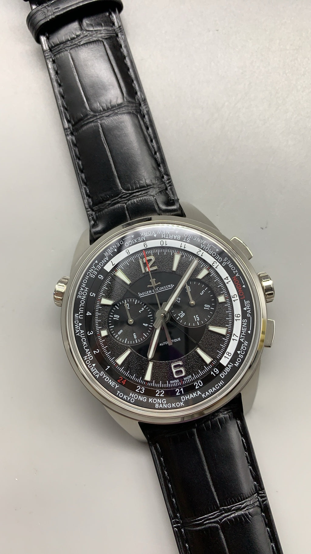 Jaeger-LeCoultre Polaris Chronograph WT | 44MM | ตัวเรือนสแตนเลสสตีล | ฟังก์ชันจับเวลา + เวลาโลก | หน้าปัดสีดำ | สายหนังจระเข้สีดำ | กลไกอัตโนมัติ Cal.752A