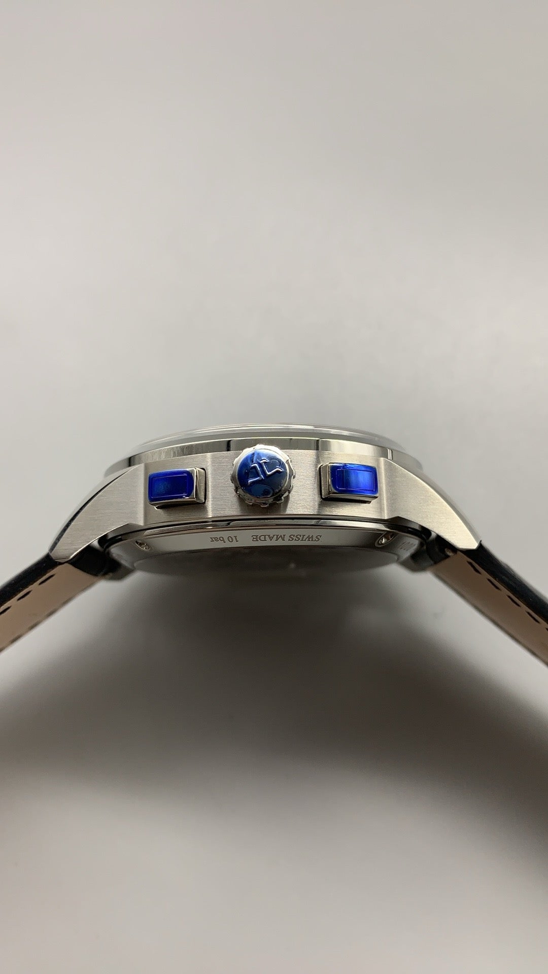 Jaeger-LeCoultre Polaris Chronograph WT | 44MM | ตัวเรือนสแตนเลสสตีล | ฟังก์ชันจับเวลา + เวลาโลก | หน้าปัดสีดำ | สายหนังจระเข้สีดำ | กลไกอัตโนมัติ Cal.752A