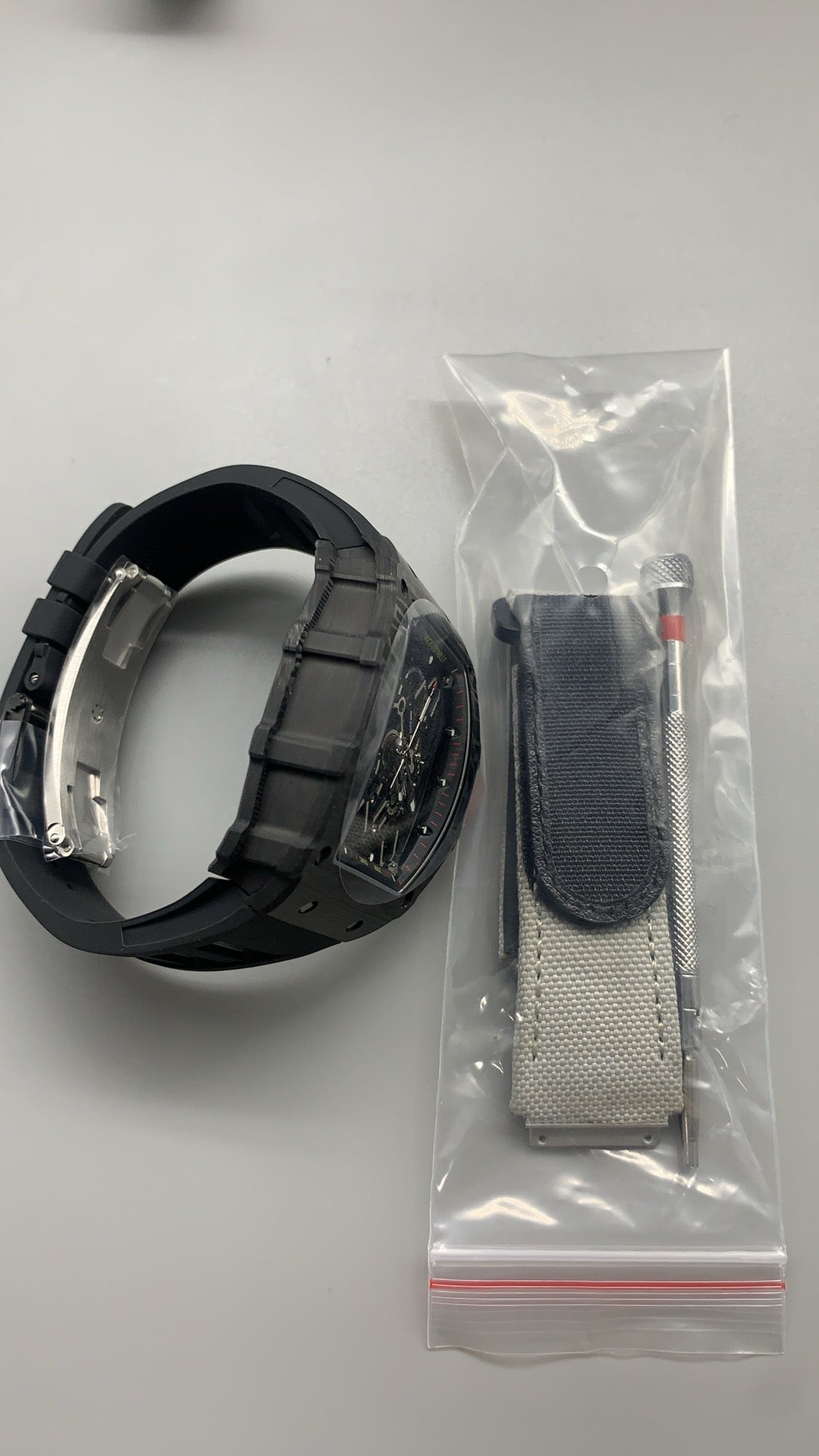 Richard Mille RM35-01 | 42MM | ตัวเรือนคาร์บอนไฟเบอร์ NTPT + โครงไทเทเนียม | หน้าปัดสเกเลตัน | กลไกไขลานมือ RMUL3