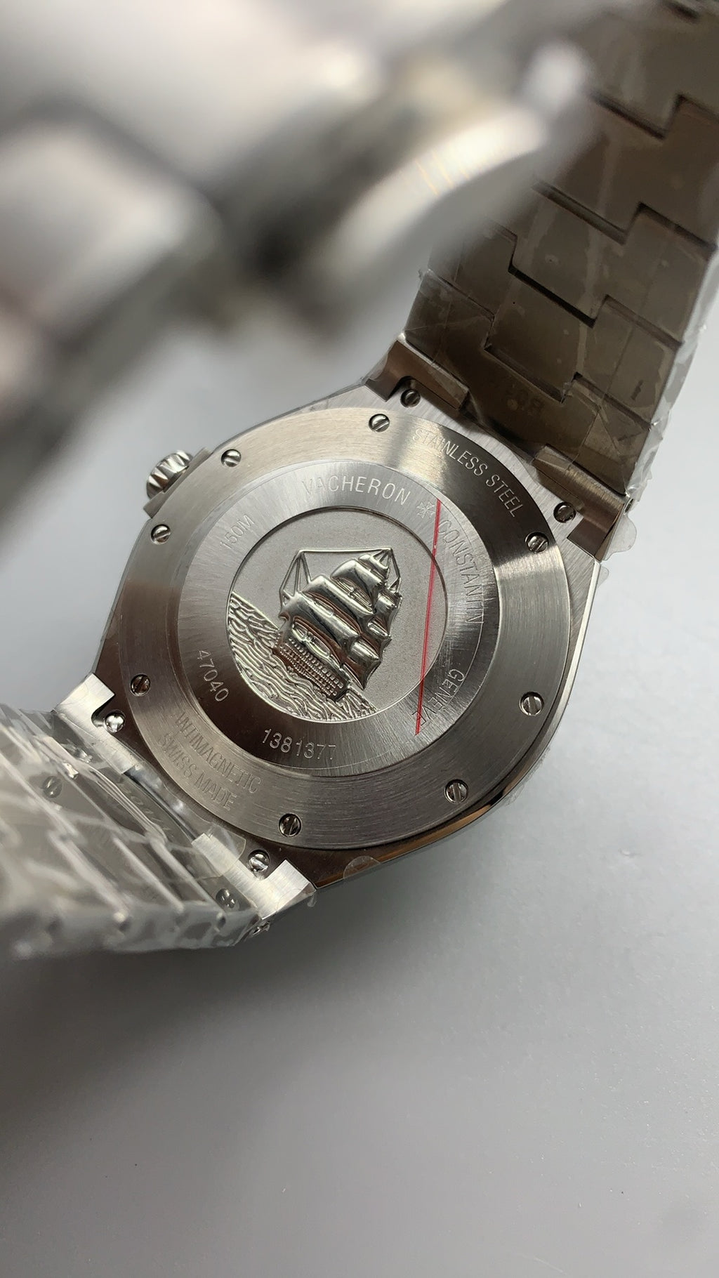 Vacheron Constantin Overseas 47040 | 42MM | ตัวเรือนสแตนเลสสตีล | ฟังก์ชันวันที่ | หน้าปัดสีน้ำเงิน | กลไกอัตโนมัติ Cal.1226