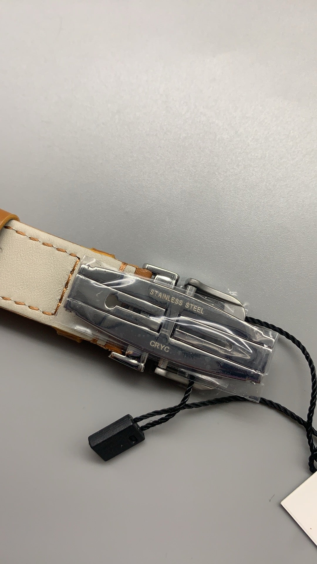 Jaeger-LeCoultre Master Control Date | 40MM | ตัวเรือนสแตนเลสสตีล | ฟังก์ชันวันที่ | หน้าปัดสีเงิน | สายหนังวัวสีน้ำตาลอ่อน | กลไกอัตโนมัติ Cal.899