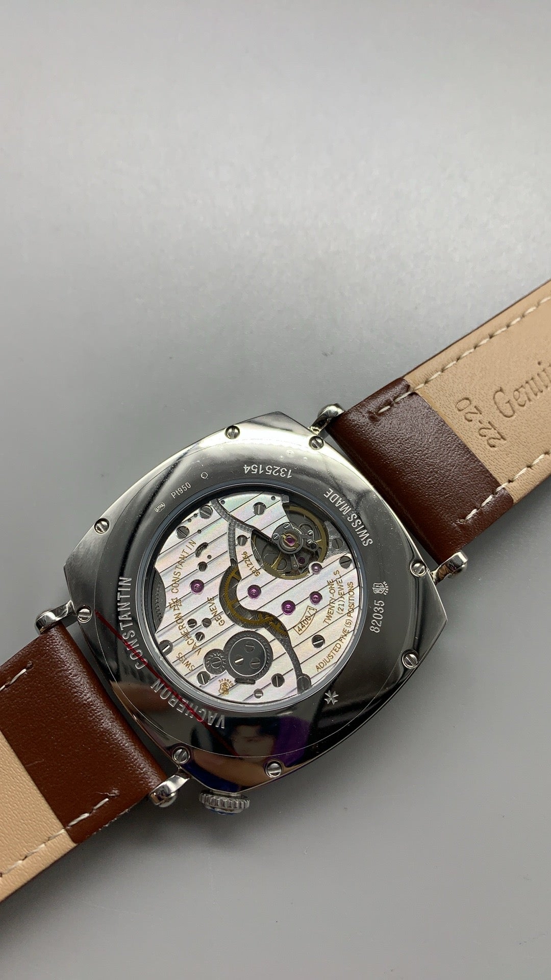 Vacheron Constantin Historiques American 1921 | 40MM | ตัวเรือนสแตนเลสสตีล | หน้าปัดเอียง 45 องศา | หน้าปัดสีขาว | สายหนังวัวสีน้ำตาล | กลไกอัตโนมัติ Cal.4400 AS