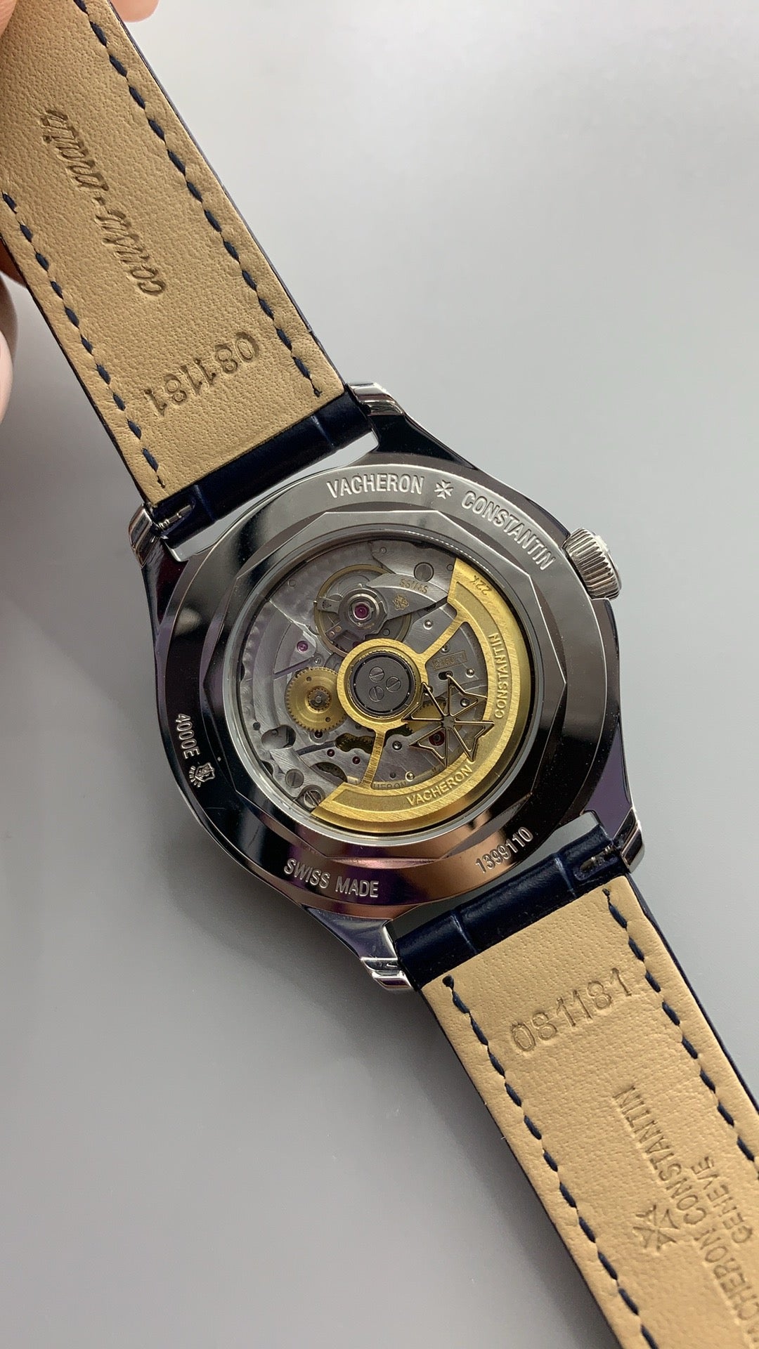 Vacheron Constantin Fiftysix Complete Calendar 4000E | 40MM | ตัวเรือนสแตนเลสสตีล | ฟังก์ชันปฏิทินสมบูรณ์ + ข้างขึ้นข้างแรม | หน้าปัดสีน้ำเงิน | สายหนังจระเข้สีน้ำเงิน | กลไกอัตโนมัติ Cal.2460 QCL/1