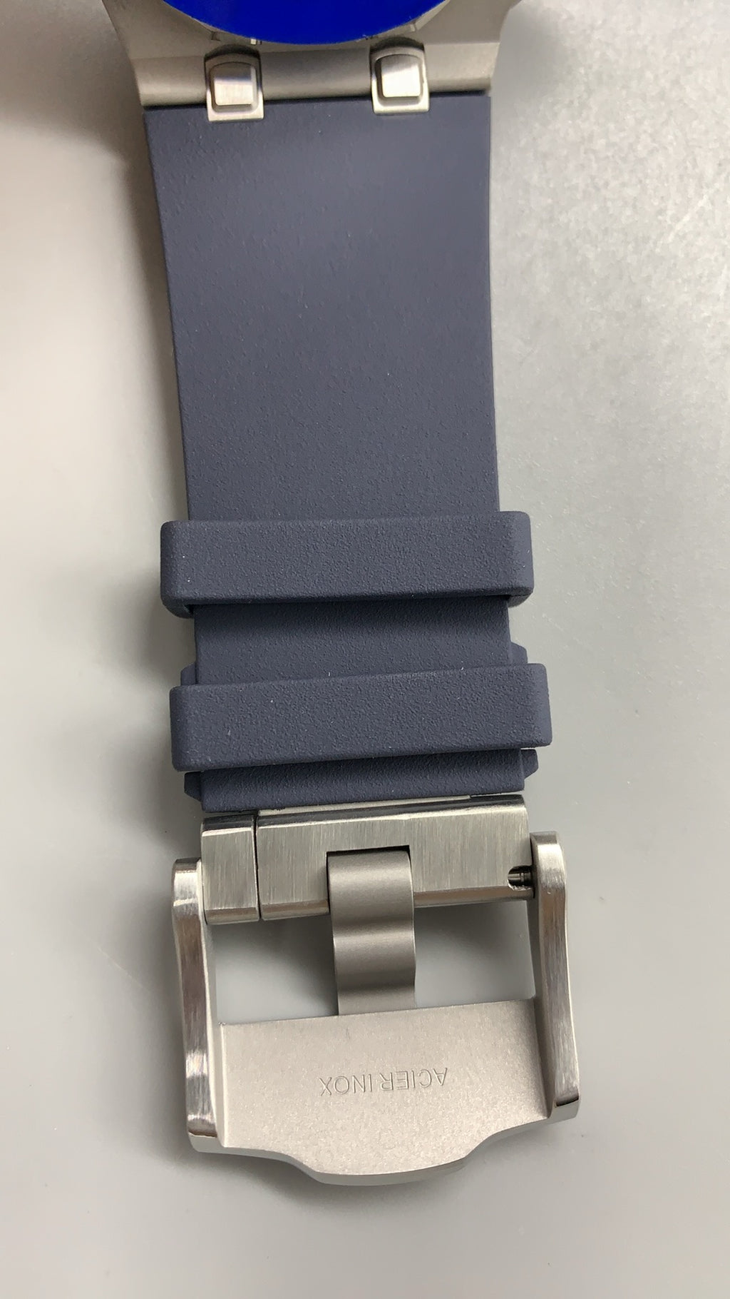 Audemars Piguet Royal Oak Offshore Diver 15720ST | 42MM | ตัวเรือนสแตนเลสสตีล | หน้าปัดสีน้ำเงิน | กลไกอัตโนมัติ Cal.4308