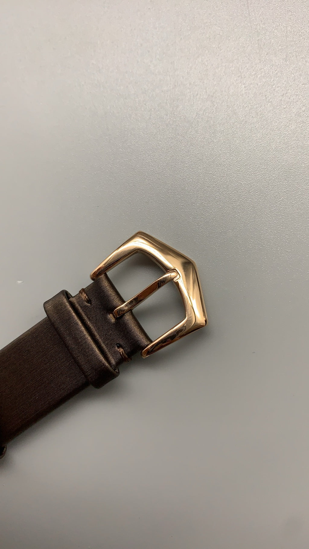 Patek Philippe Nautilus 5897 | 33MM | หน้าปัดเปลือกหอยมุก | ขอบประดับเพชร | กลไกอัตโนมัติ Cal.324 S C