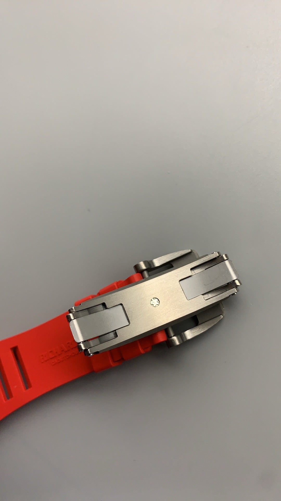 Richard Mille RM055 | 42MM | ตัวเรือนคาร์บอนไฟเบอร์ NTPT + โครงไทเทเนียม | หน้าปัดสเกเลตัน | กลไกไขลานมือ RMUL2