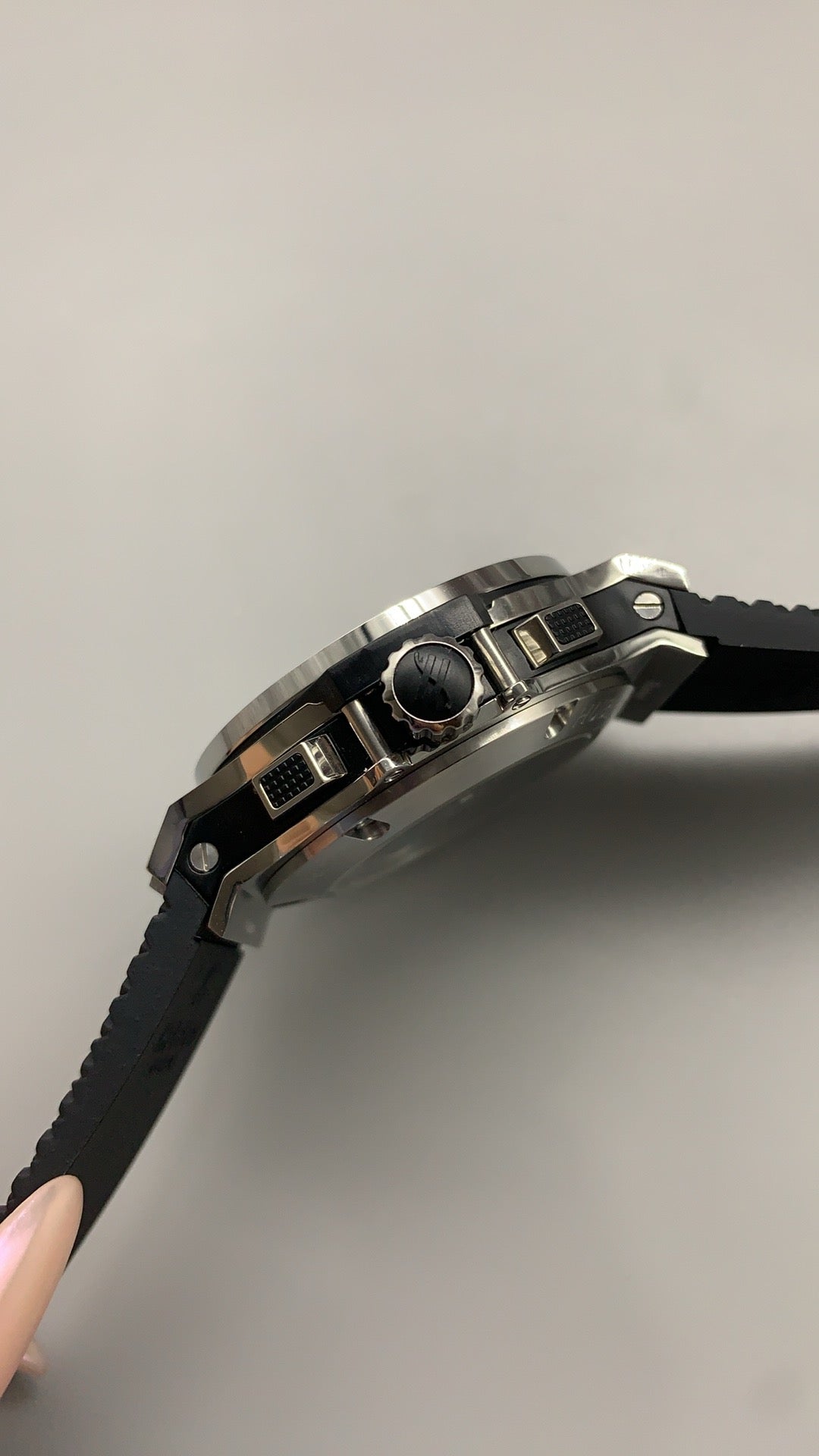 Hublot Big Bang Chronograph | 44MM | ตัวเรือนไทเทเนียม/สแตนเลสสตีล | หน้าปัดสเกเลตัน | จับเวลา Chronograph | กลไกอัตโนมัติ HUB4100