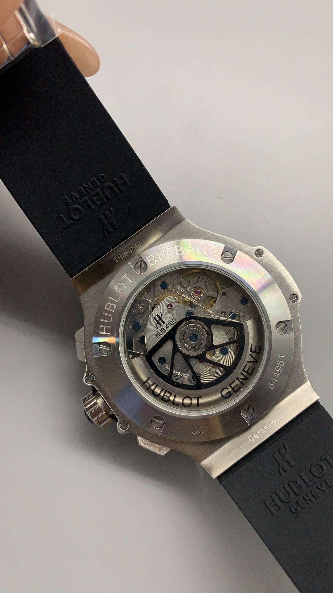 Hublot Big Bang Chronograph | 44MM | ตัวเรือนไทเทเนียม/สแตนเลสสตีล | หน้าปัดสเกเลตัน | จับเวลา Chronograph | กลไกอัตโนมัติ HUB4100