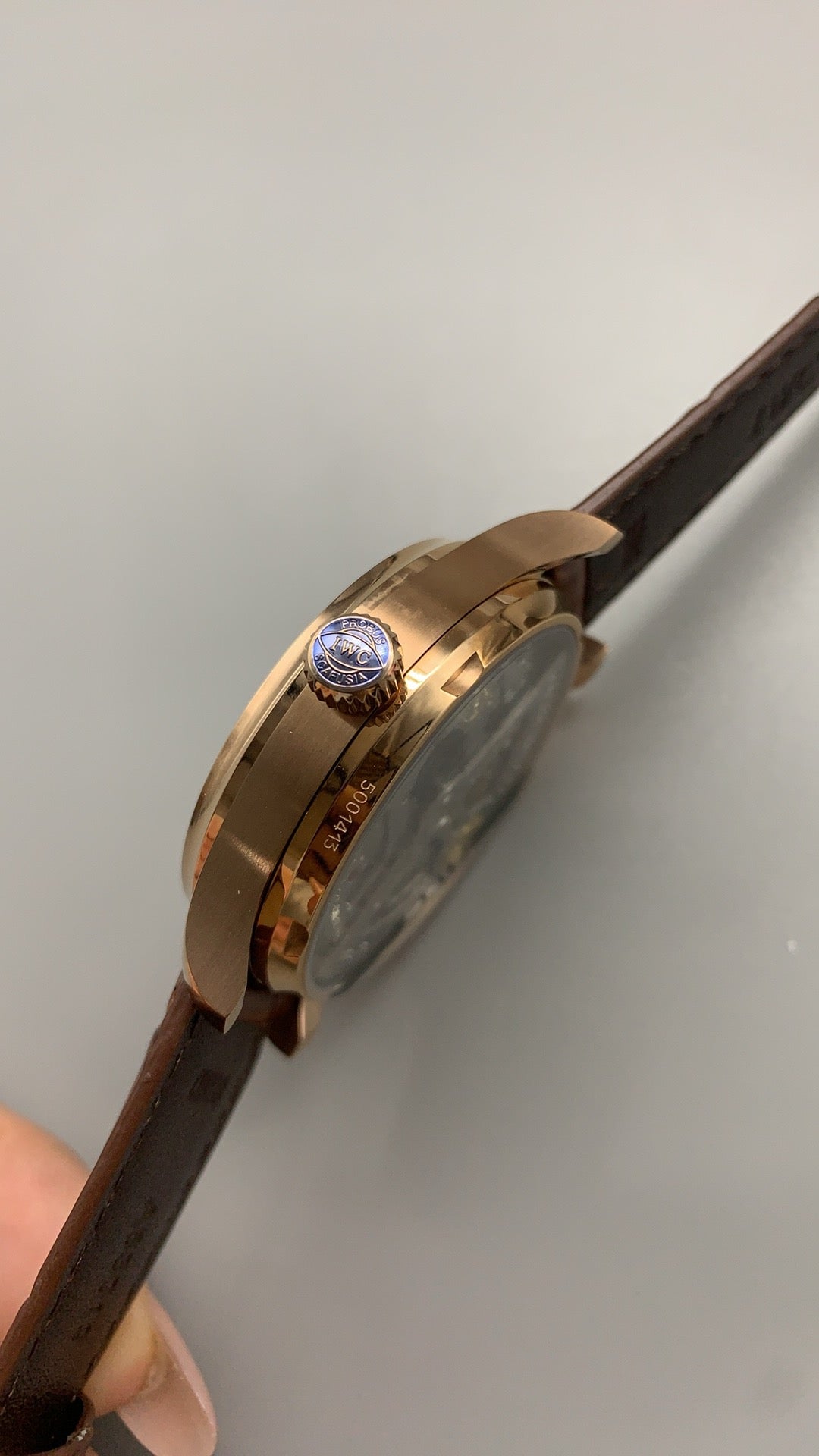 IWC Portugieser Automatic 7 Days | 42.3MM | ตัวเรือนโทนโรสโกลด์ | พลังงานสำรอง 7 วัน | หน้าปัดสีขาว | สายหนังจระเข้สีน้ำตาล | กลไกอัตโนมัติ Cal.52010