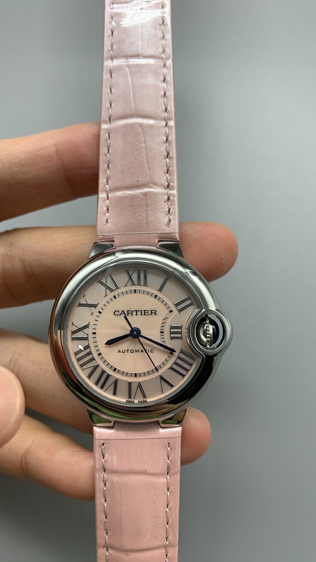 Cartier Ballon Bleu de Cartier | ขนาด 33 มม. | หน้าปัดสีชมพู | อัตโนมัติ