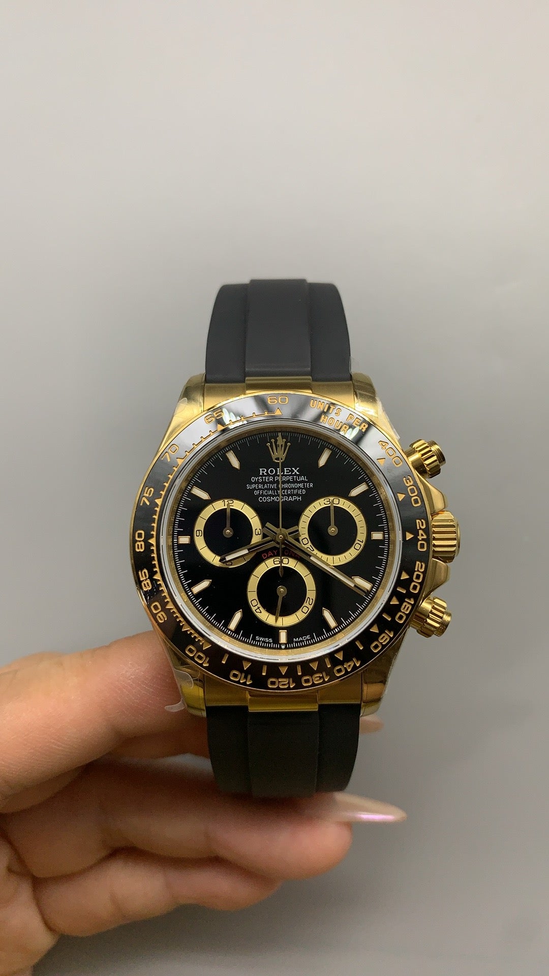 Rolex Daytona 40MM | หน้าปัดสีดำ | ตัวเรือนสแตนเลสเคลือบสีทอง PVD | กลไกอัตโนมัติ Cal.4131