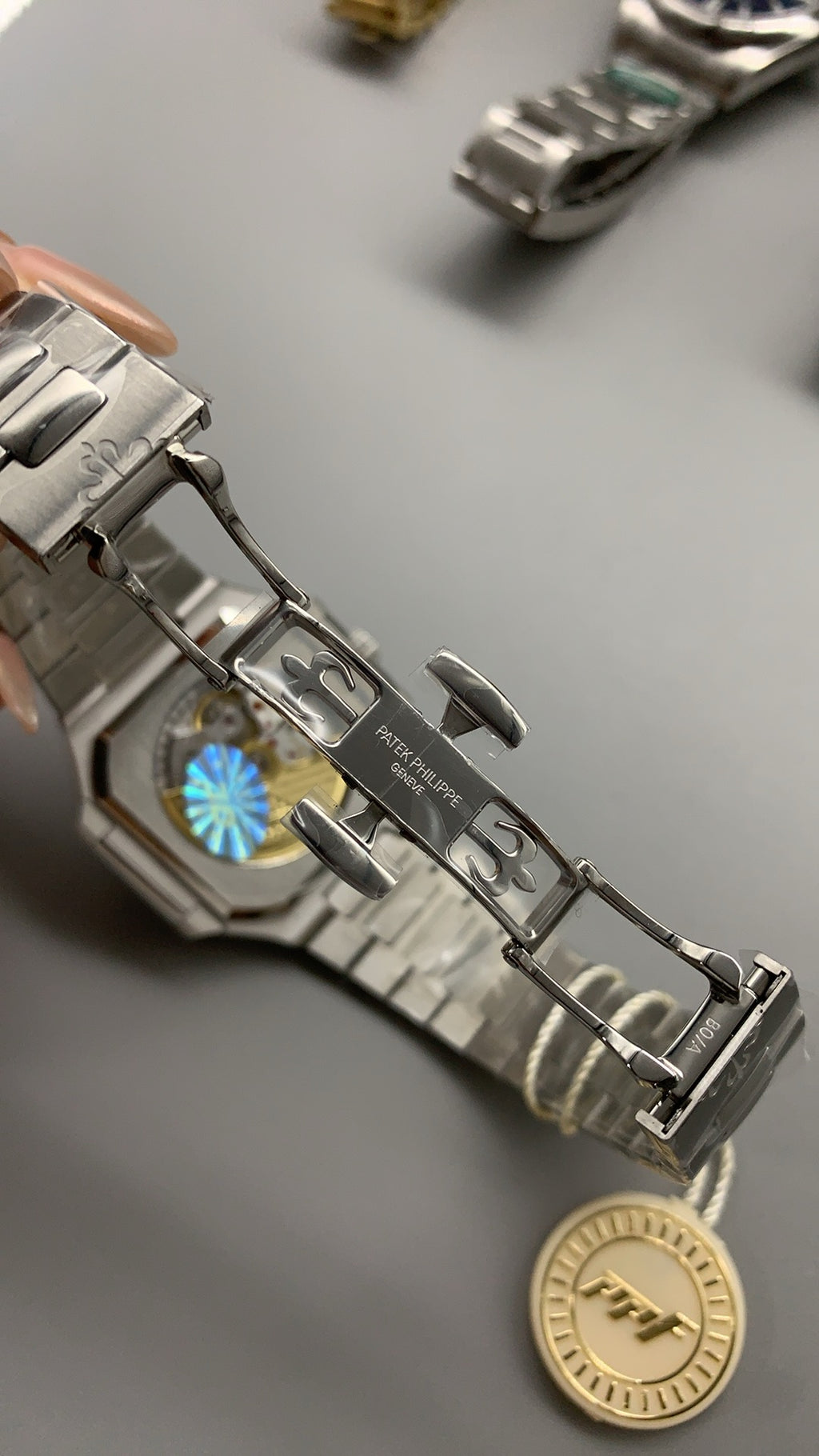 Patek Philippe Nautilus 5821 | 41MM | หน้าปัดสีน้ำเงินซันเรย์ | ตัวเรือนสแตนเลสสตีล | กลไกอัตโนมัติ Cal.26-330