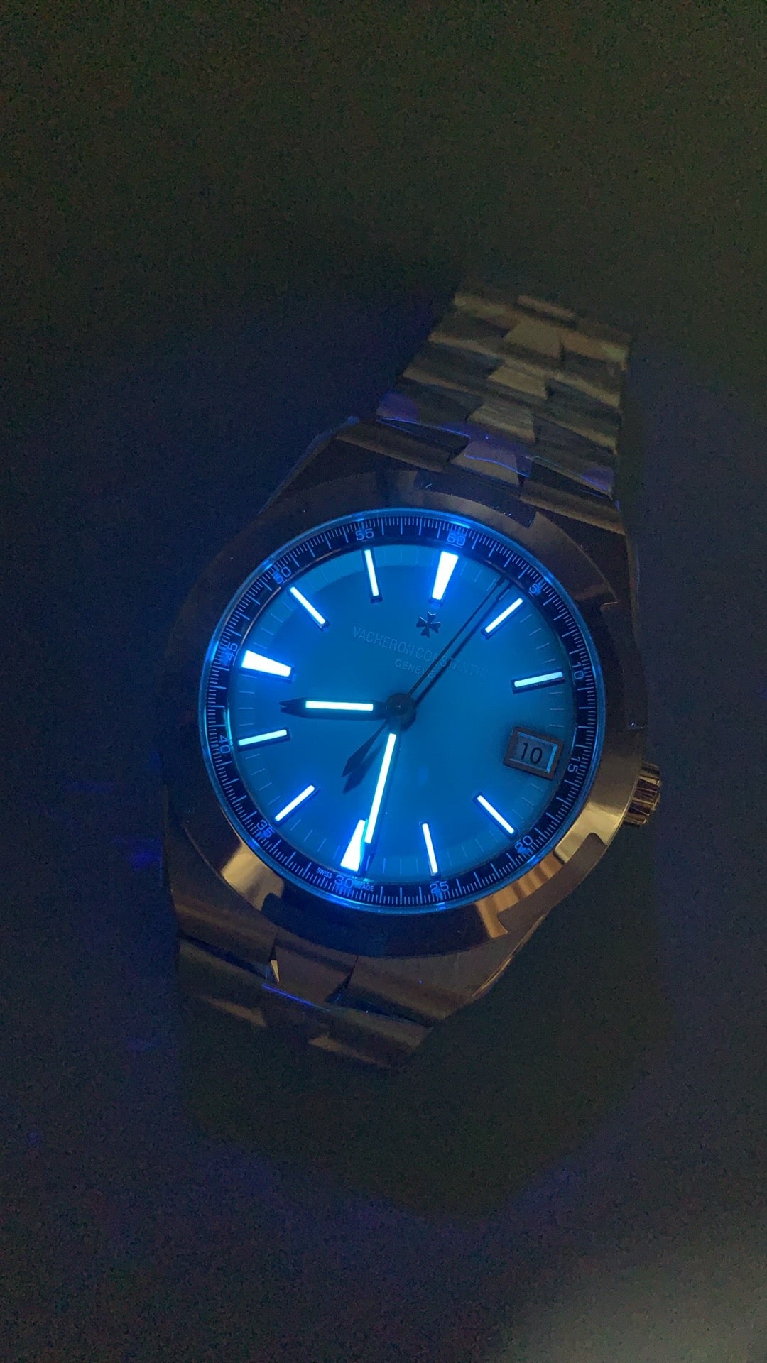 Vacheron Constantin Overseas 4500V | 41MM | ตัวเรือนสแตนเลสสตีลเคลือบสีโรสโกลด์ | ฟังก์ชันวันที่ | หน้าปัดสีน้ำตาลซันเบิร์สต์ | กลไกอัตโนมัติ Cal.5100