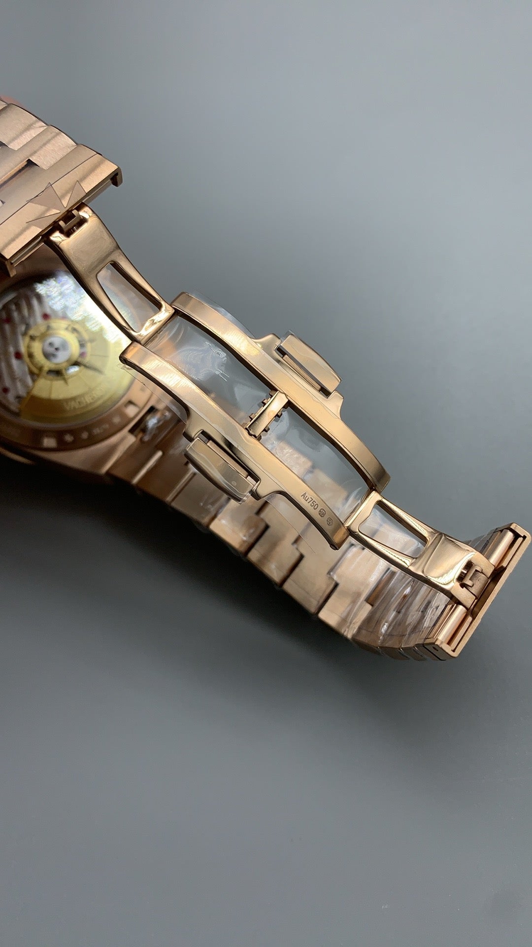 Vacheron Constantin Overseas 4500V | 41MM | ตัวเรือนสแตนเลสสตีลเคลือบสีโรสโกลด์ | ฟังก์ชันวันที่ | หน้าปัดสีน้ำตาลซันเบิร์สต์ | กลไกอัตโนมัติ Cal.5100