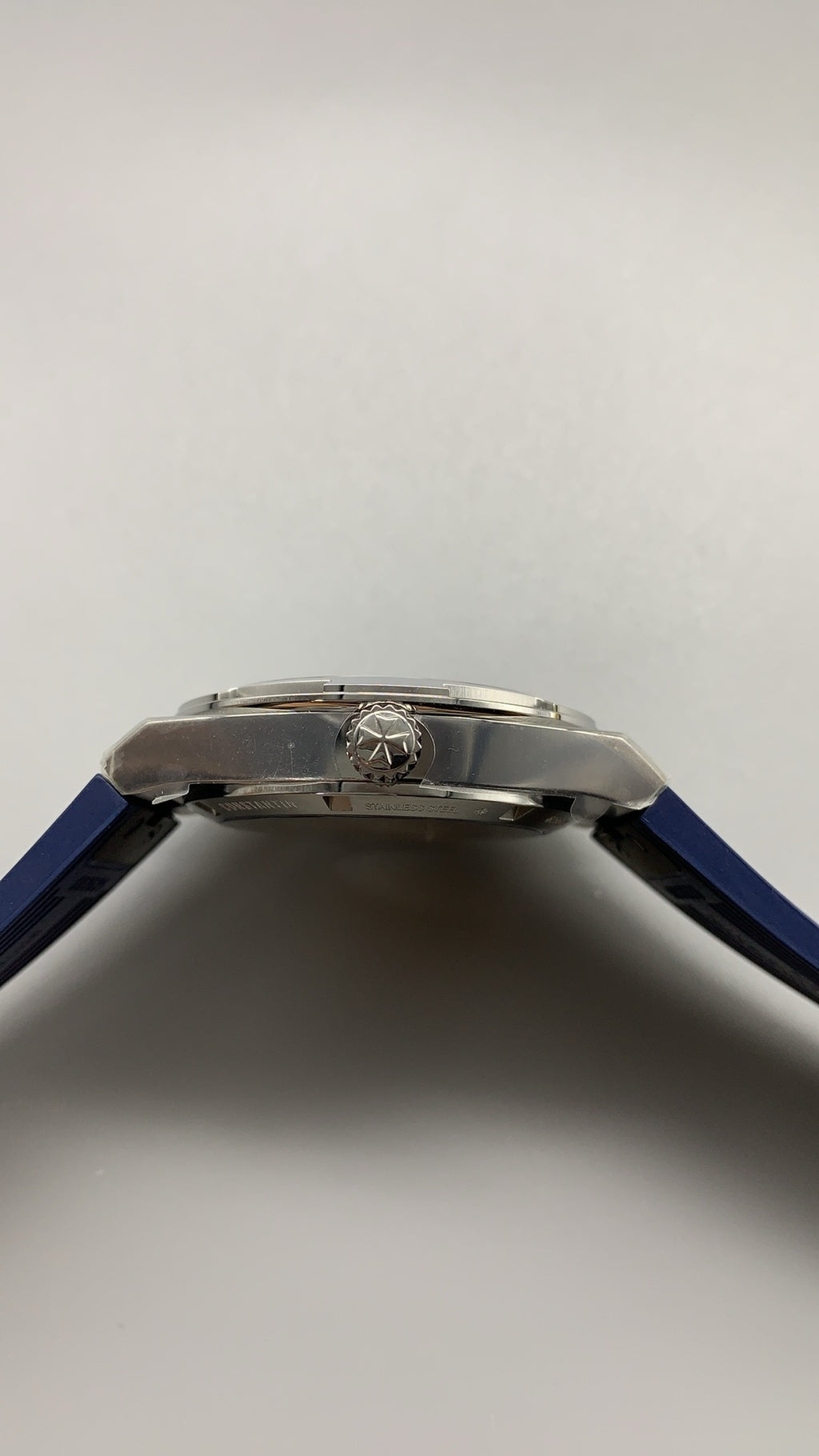 Vacheron Constantin Overseas 4500V | 41MM | ตัวเรือนสแตนเลสสตีล | ฟังก์ชันวันที่ | หน้าปัดสีน้ำเงิน | สายยางสีน้ำเงิน | กลไกอัตโนมัติ Cal.5100