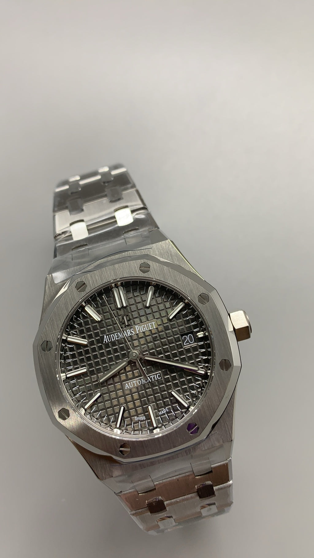 Audemars Piguet Royal Oak 15450ST | 37MM | ตัวเรือนสแตนเลสสตีล | หน้าปัดสีเทา | กลไกอัตโนมัติ Cal.3120